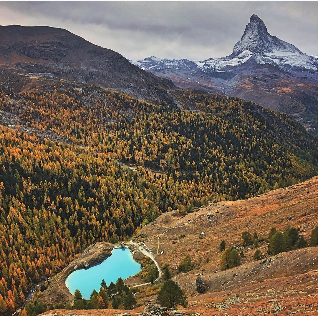 Still time to book a autumn escape with Peakventure.
Time to enjoy the autumn colors, beautiful sunsets and calm hikes
Get in touch with any requests whether is being a autumn event or autumn retreats
#peakventure #zermatt #tlpicks #matterhornbergbahnen #autumnvibes #retreat #zermattretreat #swissalps #zermatt #matterhorn #eventmanagement #yogaretreat #retreatyourself #newcompany #startup #switzerland🇨🇭 #switzerland