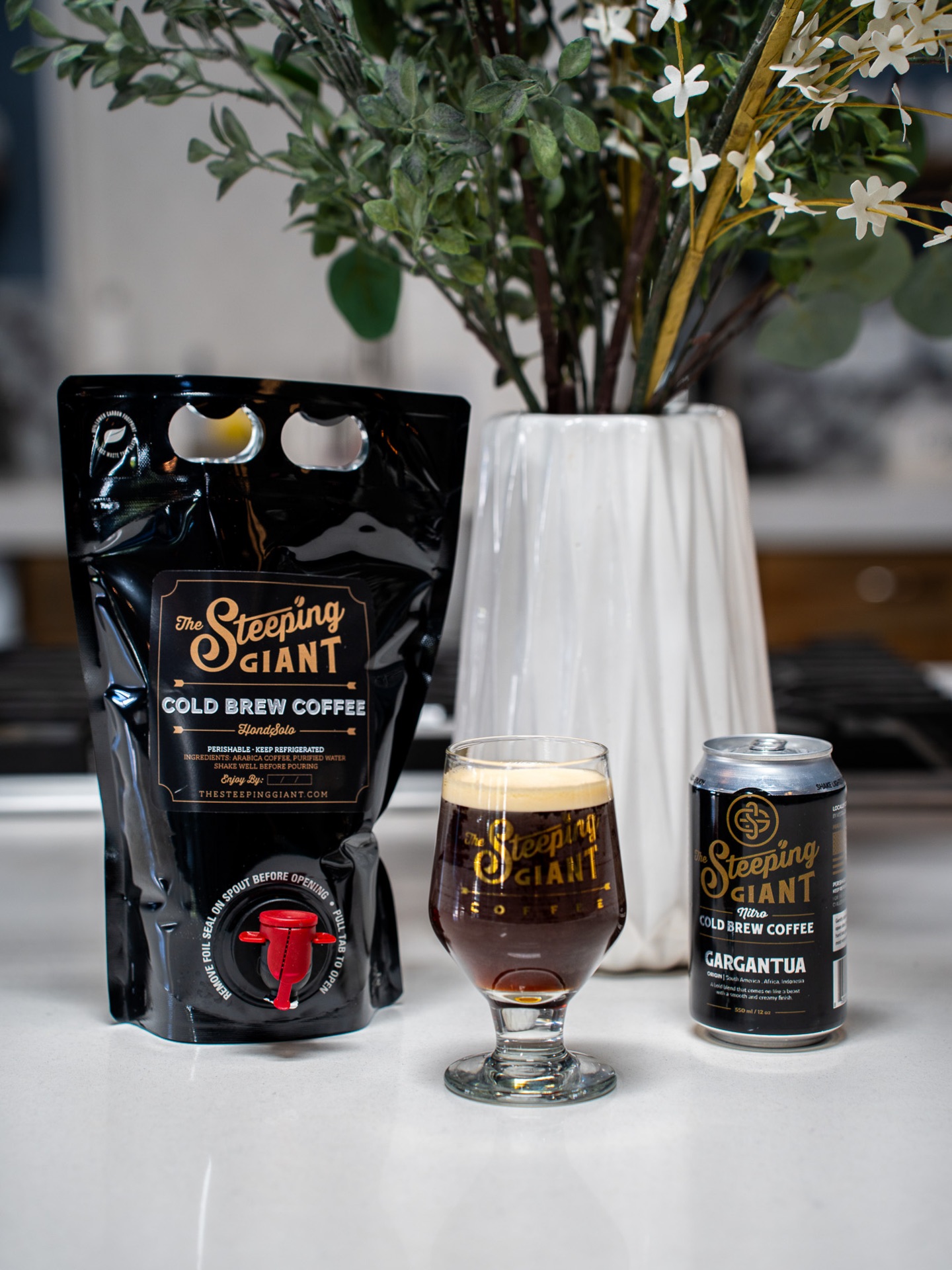 Same coffee. Different moods.
Good cold brew is available on the go. Pour it from a pouch. Crack a can. Or sip it slow from a glass.
Get cold brew delivered to your home (link in bio), or find cans at select retailers!
#coldbrew #sandiegocoffee #smallbatch #craftcoffee #steepinggiant