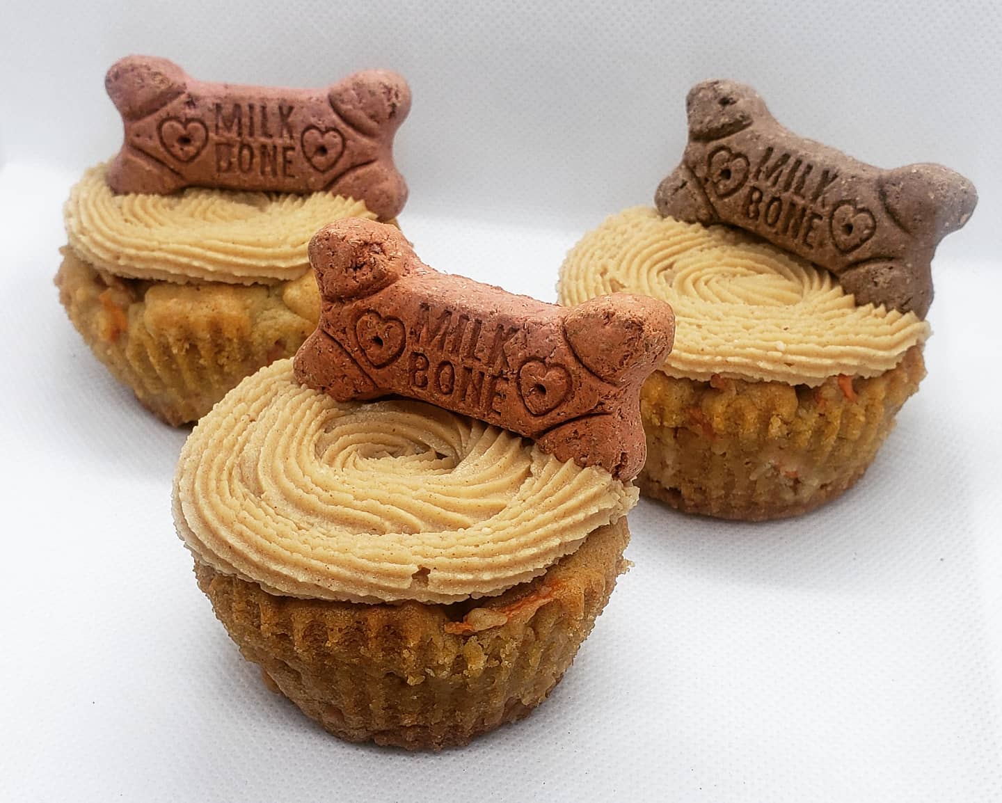 Don't forget the pups!
100% dog friendly and dog approved!
#cupcakes #dog #dogtreats #peanutbutter #dogfriendly #dogapproved