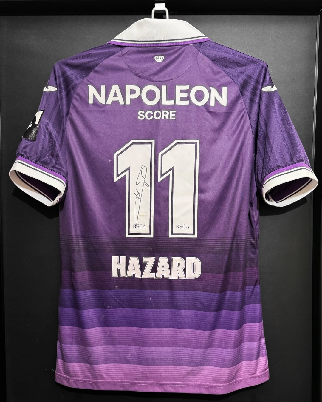 ๐ That name on the back! ๐ฃโจ
Match worn by Thorgan Hazard ๐ง๐ช
๐ฃ Anderlecht vs Charleroi
๐
26โข12โข2025
โฝ๏ธ T. Hazard 24โ (P)
A match-worn legend added to the collection ๐ช๐ป
#hazard #belgium #matchworn #anderlecht