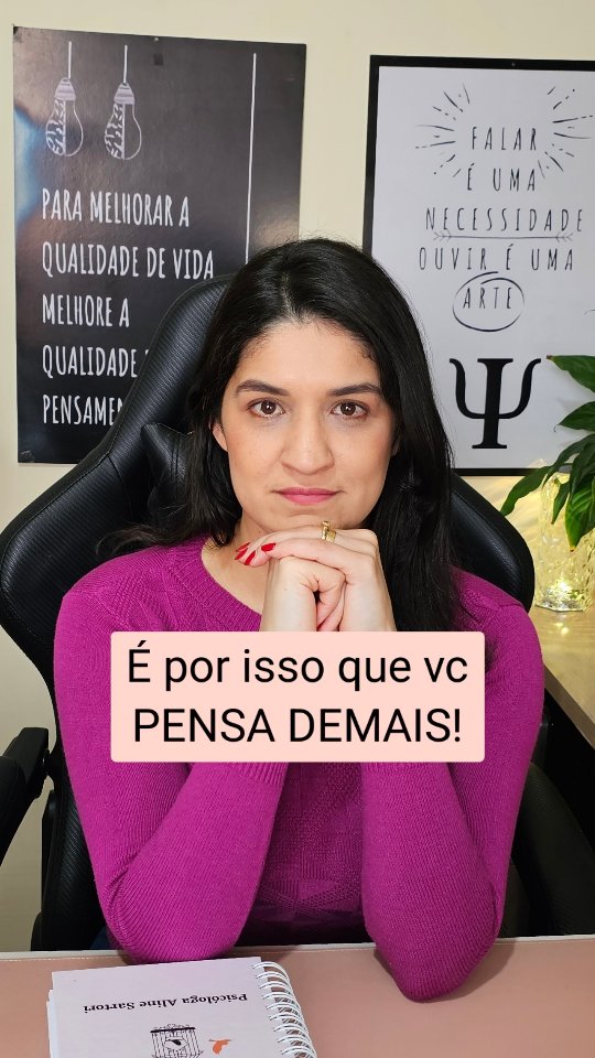 A mente não pensa demais “à toa”.
Ela segue um padrão.
E quando você entende esse padrão… tudo começa a fazer sentido.
✨ O que antes parecia um turbilhão sem controle pode ser reorganizado.
É como se você finalmente conseguisse enxergar de onde os pensamentos vêm e como mudar a forma de lidar com eles.
É exatamente isso que a psicoterapia faz: te ajuda a identificar a raiz, questionar crenças antigas e construir uma forma mais leve de viver e enxergar a vida.
Como psicóloga, há 10 anos ajudo pessoas a quebrarem esses ciclos de pensamentos e a recuperarem a calma que parecia impossível.
💬 Se você sente que sua mente não desliga e gostaria de saber como a terapiapode te ajudar, comenta aqui embaixo: TERAPIA ou me envie um direct!
#pensardemais #menteacelerada #comomelhorarpensamentos
#comolidarcomaansiedade