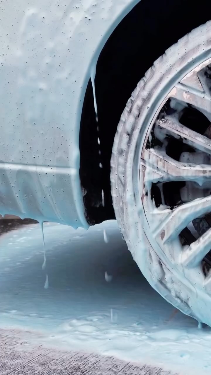 PPF kaplama öncesi araç, özel kimyasallar ve detaylı yıkama işlemiyle hazırlanır.
Yüzeyde en ufak kir kalmaması, kaplamanın ömrü ve performansı için kritik öneme sahiptir.
Bizde her işlem hazırlıkla başlar 🛡️
#ppfkaplama bir detay işidir.
Ve detay, doğru yıkamayla başlar.✨
#detailing bizim işimiz 🛡️