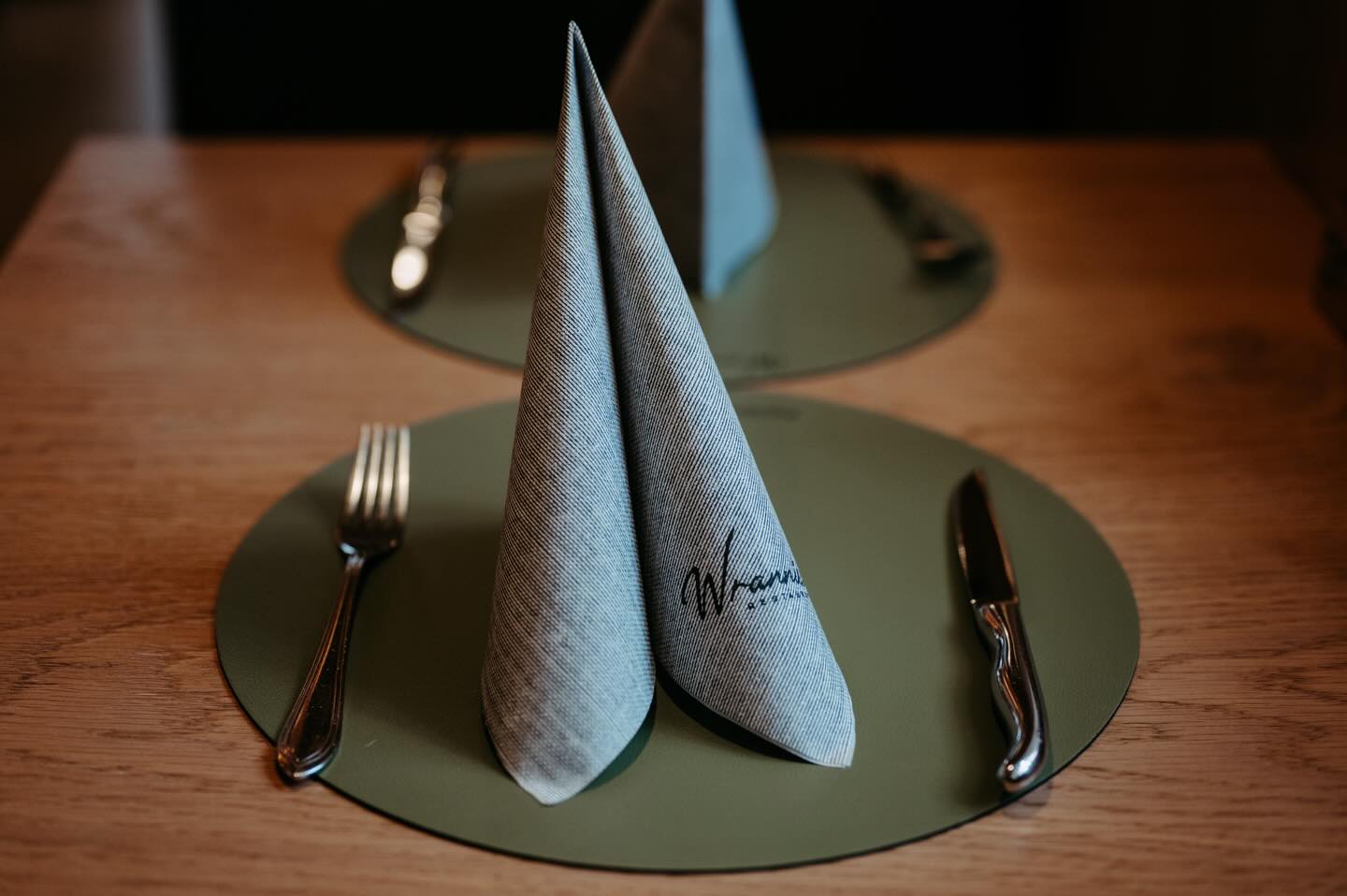 Im Wrannissimo stehen Genuss und Tradition im Mittelpunkt. Derzeit bereiten wir uns mit viel Sorgfalt darauf vor, unsere Gäste bald wieder willkommen zu heißen und kulinarische Momente voller Qualität und Leidenschaft zu bieten.🍽️
#wrannissimo #veldenamwörthersee #genuss