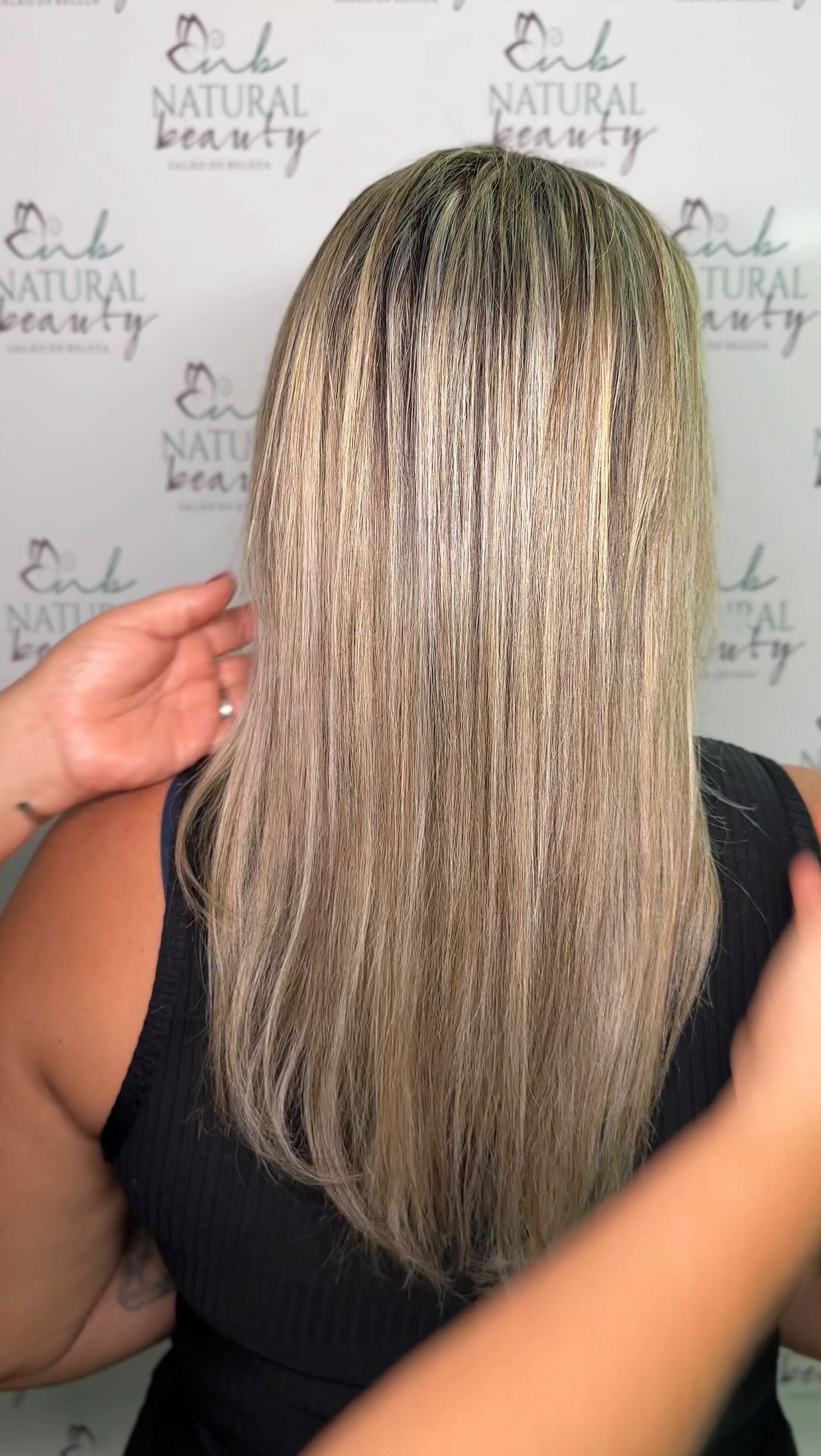 Um cabelo assim levanta qualquer autoestima.
Natural Beauty entregando mais um resultado perfeito ✨