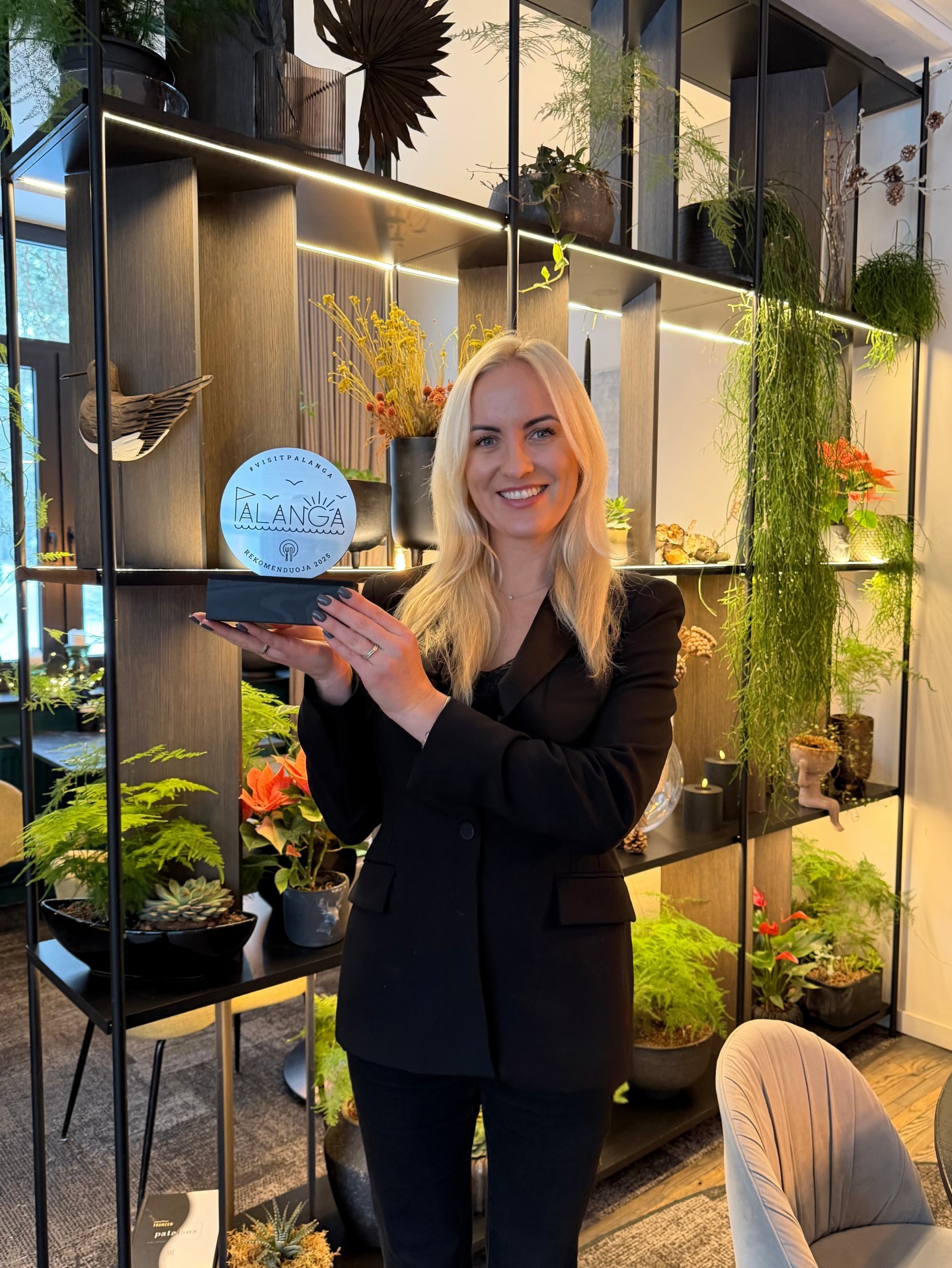 🏆🎉 Džiaugiamės, kad @restoranas_gras dar kartą išrinktas TOP 5 mylimiausių restoranų Palangoje.
Dėkojame mūsų svečiams už nuoširdžius atsiliepimus, palaikymą ir pasitikėjimą. Pažadame ir toliau kurti skonius, dėl kurių norisi sugrįžti, ir jaukią atmosferą, kurioje gera būti.
Skanias istorijas kurkime kartu @restoranas_gras ✨