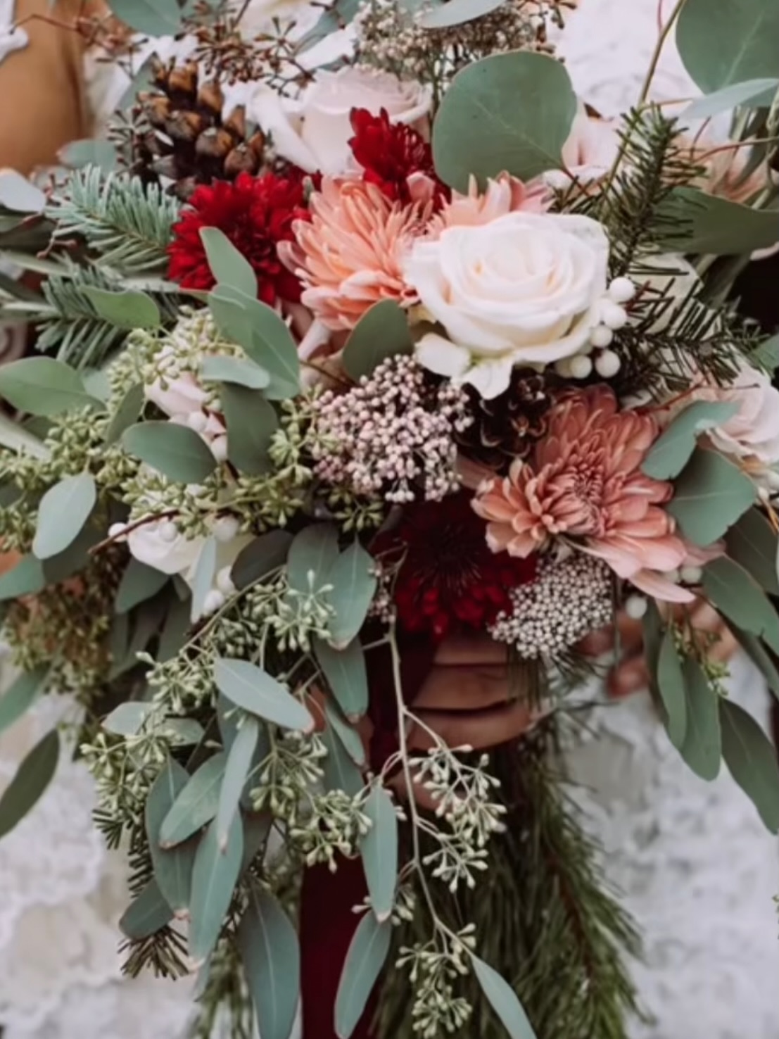 Do you offer…
🌿Planning ?
🌿Day of Coordinating?
🌿Decor?
🌿Linen?
🌿Arches, champagne walls and large furniture pieces?
Yes, correct, check, yea & yep! 🧡❤️🖤💙💛
🌿What about flowers?
Glad you asked.
🌿We can help with ceremony, reception and wedding party flowers- added at a discounted rate or as an à la carte option.
If your vision is more than we can handle, we have a few of the area’s most talented florists on speed dial.
From single stems, center pieces and ceremony arrangements to bouquets 💐,boutineers and cake flowers, let’s talk wedding flowers.
#knoxvilleweddingplanner #wedknoxville #knoxvilledayofcoordinator #weddingflowersdecor