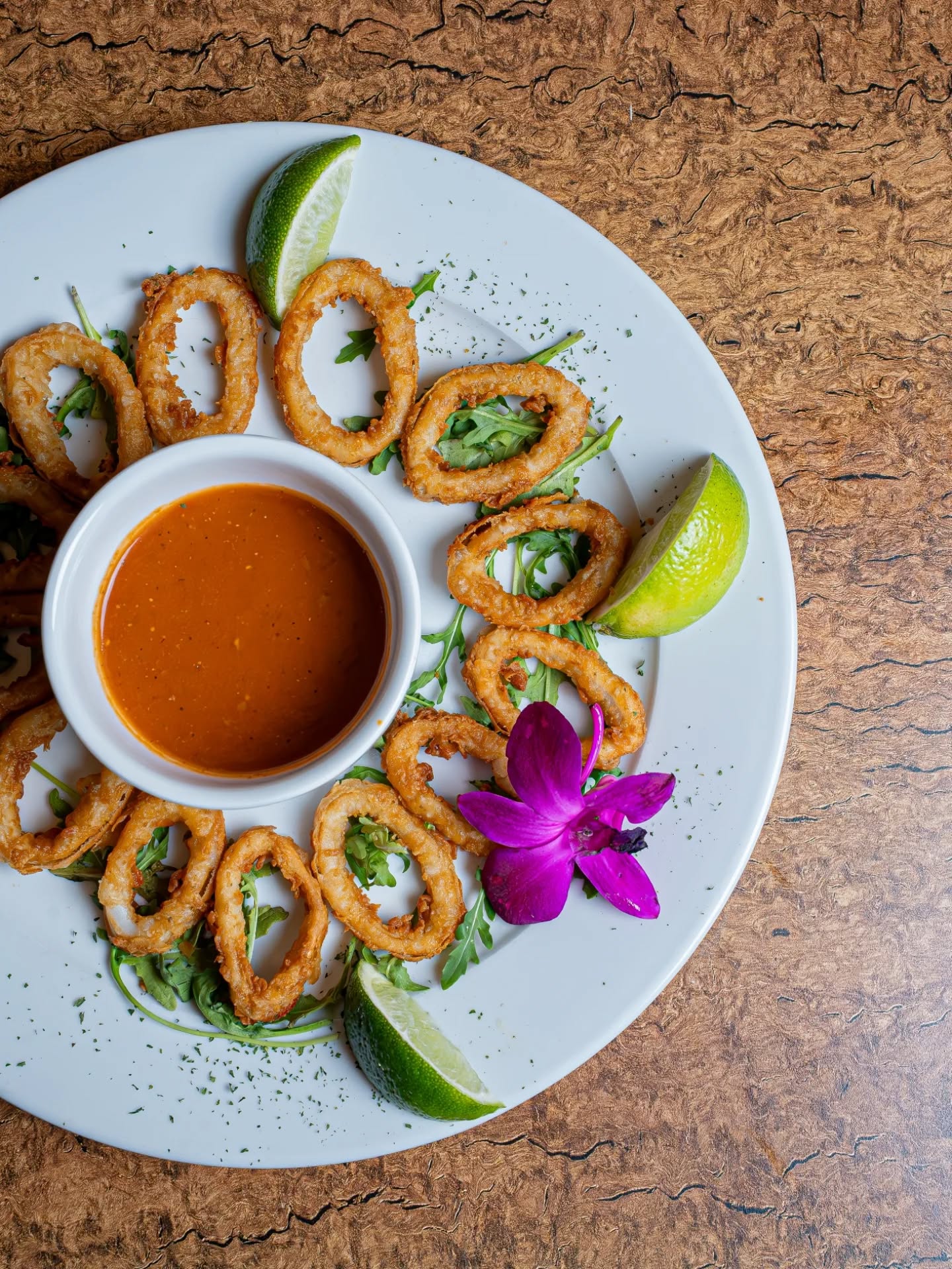 🍹 Happy Hour vibes! Cocktails flowing, plates hitting the table, and good times starting now 🍽️🔥
#HappyHour #CocktailsTime #GoodEats #AfterWorkVibes #DrinkAndDine