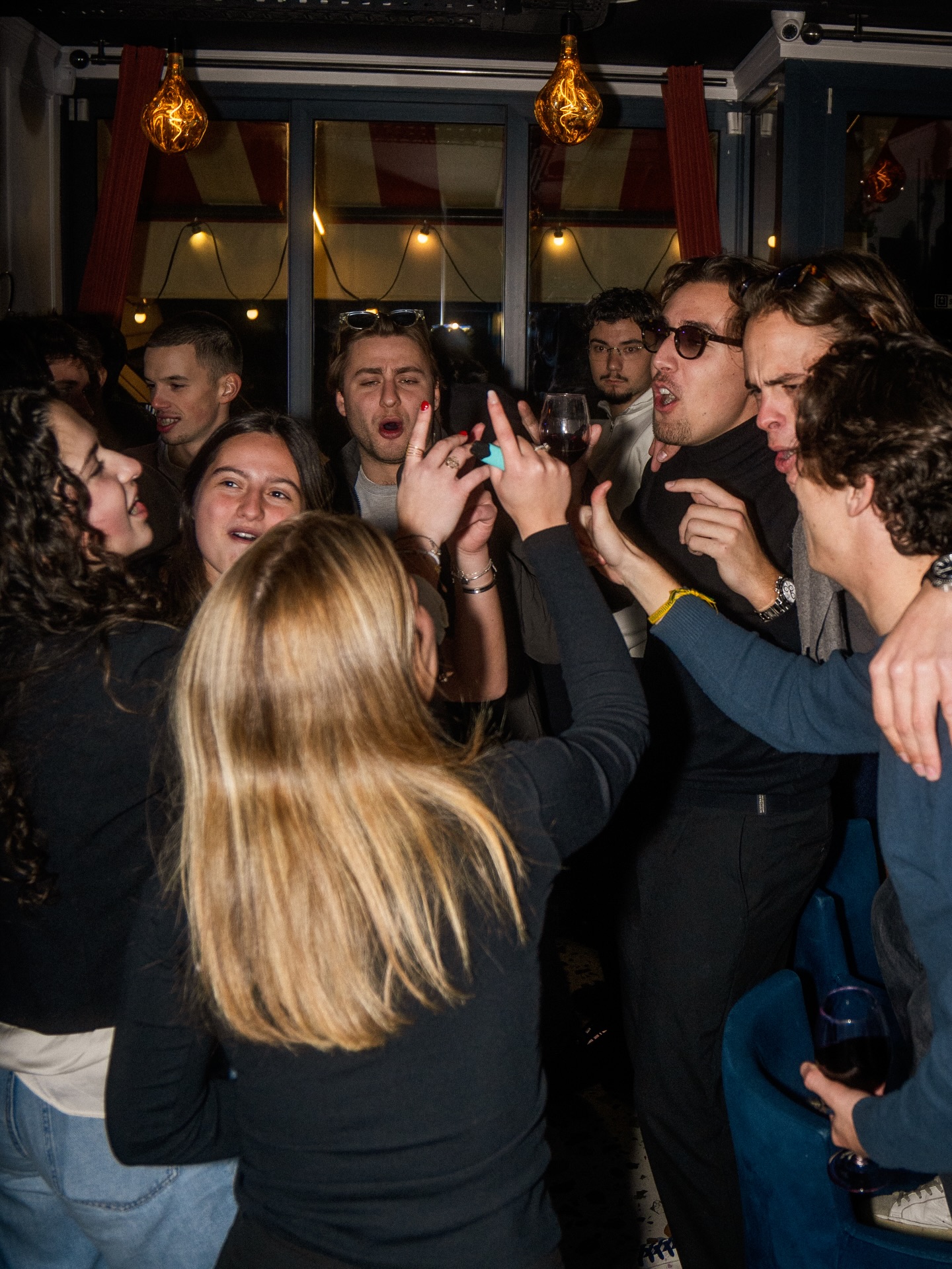 Chez Marguerite, c’est toujours un mélange de sourires, de joie et de bonne humeur 🥂
Passez un excellent week-end à tous !