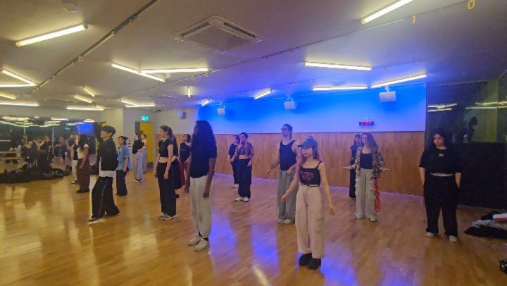 KMDC COMMERCIAL CLASS
UPTOWN FUNK - BRUNO MARS (Min's choreography)
Thanks for coming to the class!! :) Lets do more vibe and enjoyable choreoooosss!!
Love today's vibe ♡