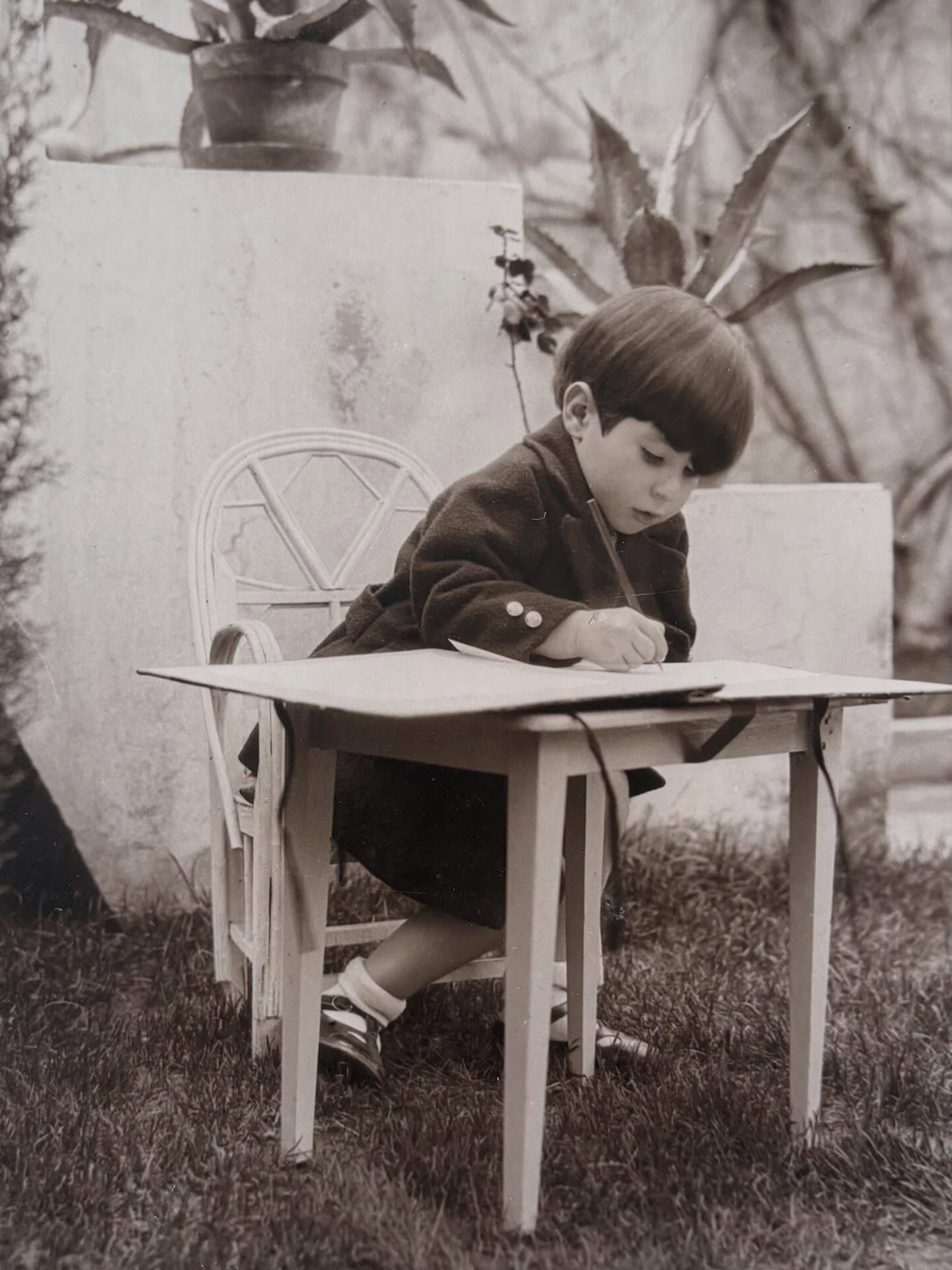 Alain Peyrissac 18 janvier 1926
Tu aurais cent ans aujourd’hui 🎂❤️
et en musique avec Frank Sinatra que tu adorais.
📸archives Jean Peyrissac
#collectionstephaniepeyrissac #jeanpeyrissac #alainpeyrissac #famillejeanpeyrissacpeintre