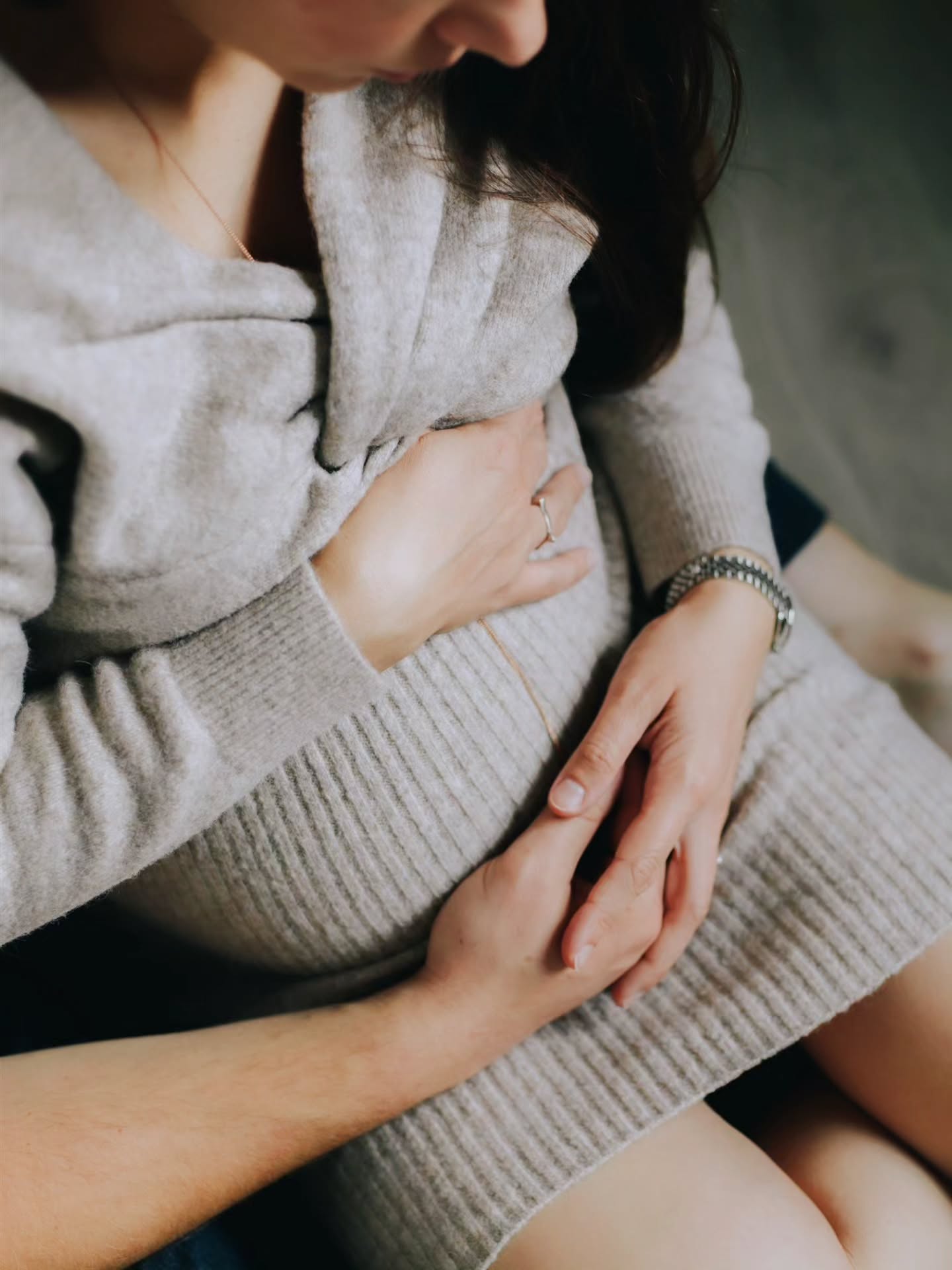C'EST QUAND MEME DINGUE CE TRUC, NON?
Je veux dire, on fait tous comme si c'était normal mais si on s'arrête un instant est-ce que ça n'est pas un miracle, chaque fois qu'une femme donne la vie ?
Regardez moi cette perfection.... 🥰
📸 Et sinon, si vous voulez vous aussi des photos de vos petits miracles façon "avant/après", n'hésitez-pas à m'appeler pour un PACK SHOOTING MATERNITE 2 en 1: séance grossesse + séance nouveau né >> 10% de remise.
_________________________________________________________
Candice Fouliard – Photographe Famille, Grossesse & Mariage | Cergy | Poissy | Vernon | Rouen