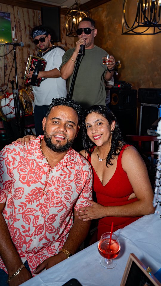 🇩🇴Sit back Dominican-style, relax and let us treat you. Pull up a chair and enjoy the vibes with us! 🍽️🥂
#DominicanVibes #IslandStyle #GoodEats #GoodTimes #LatinFlavor