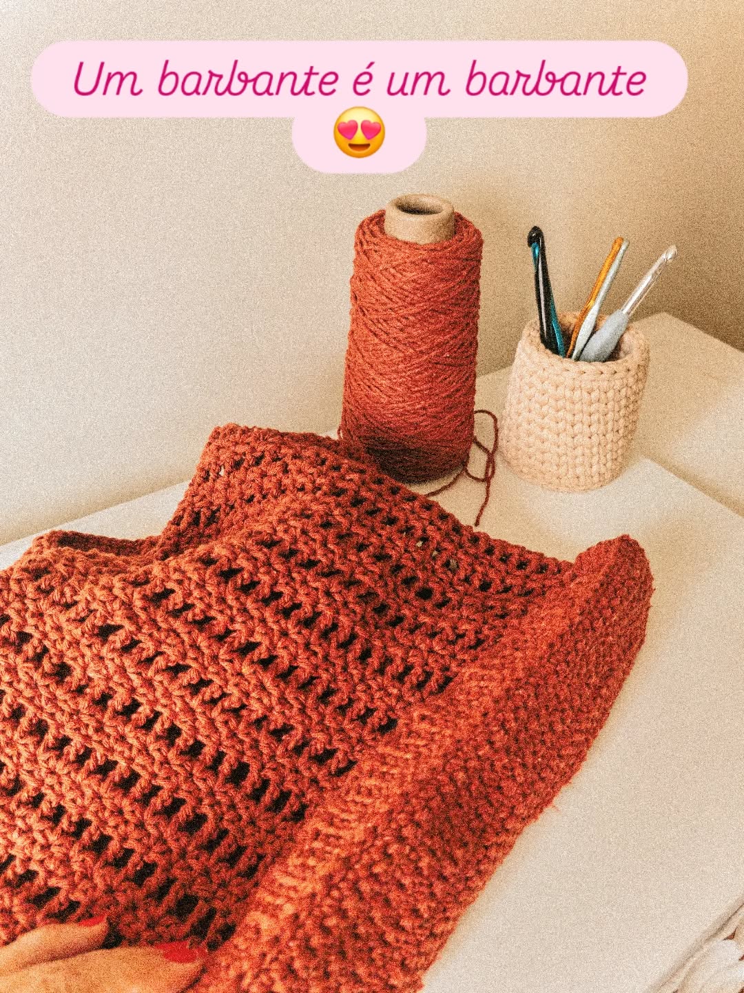 Gosto demais das confecções em fio de malha, mas algumas peças em barbante ficam perfeitas! 🥰
#barbanteeuroroma
#feitoamão
#crochebrasil