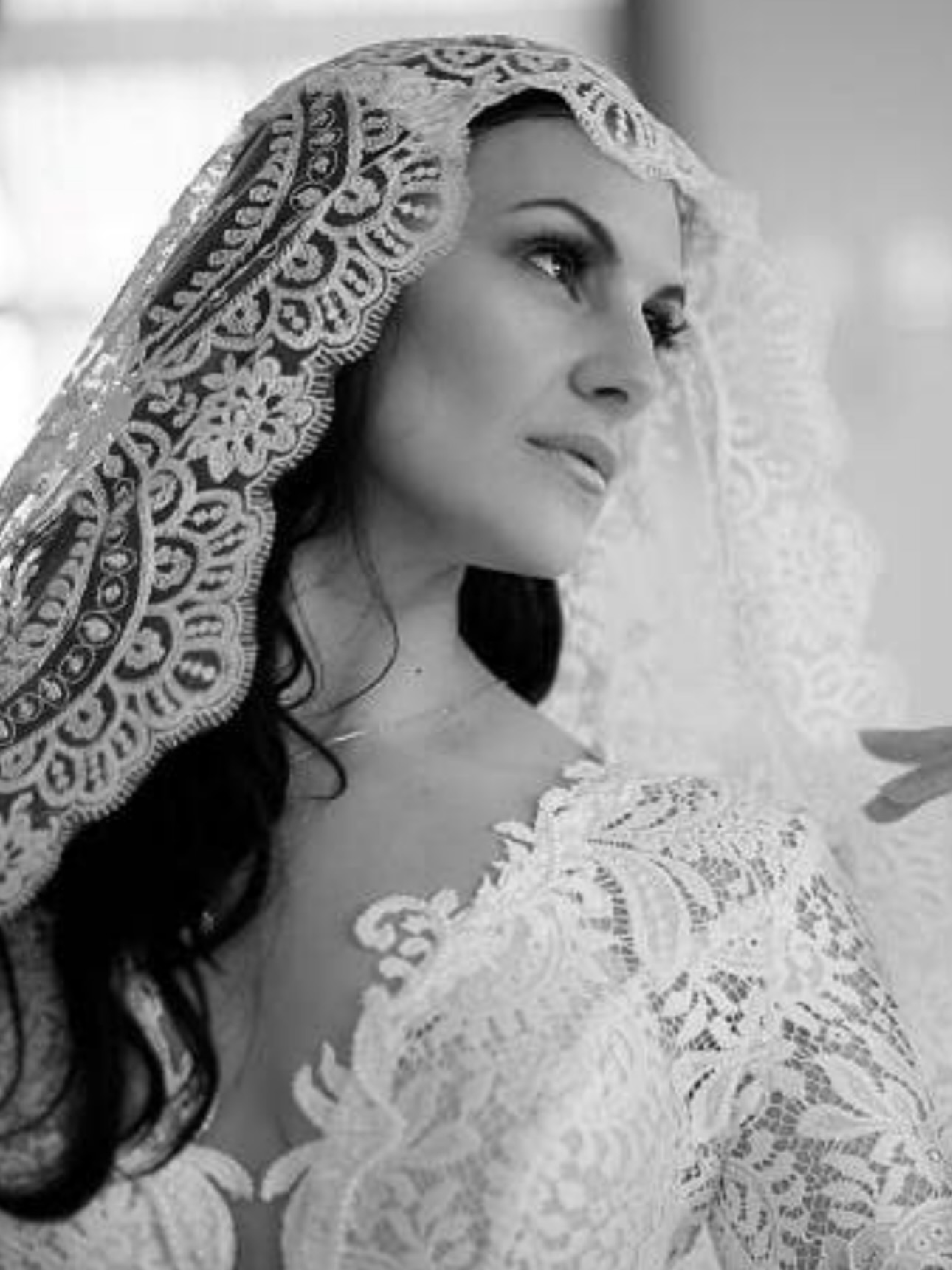 2016 was a year filled with fun photoshoots, ad campaigns, weddings, and a lot of makeup experimenting on myself! In general a very colorful year! Back then I used to do more fun and dramatic makeup for my instagram (mostly on myself) and I was also working freelance at the MAC PRO store in Chicago where I met some amazing artists and people I still keep in contact with. My personal freelance business was taking off and I was very passionate and loving Chicago city life. As you grow and experience, you develop your signature style. I’m so happy to be where I am today and all the beautiful experiences I have had and all the people I have met. I am grateful to be just as passionate and even more driven than ever in my career. 🤍