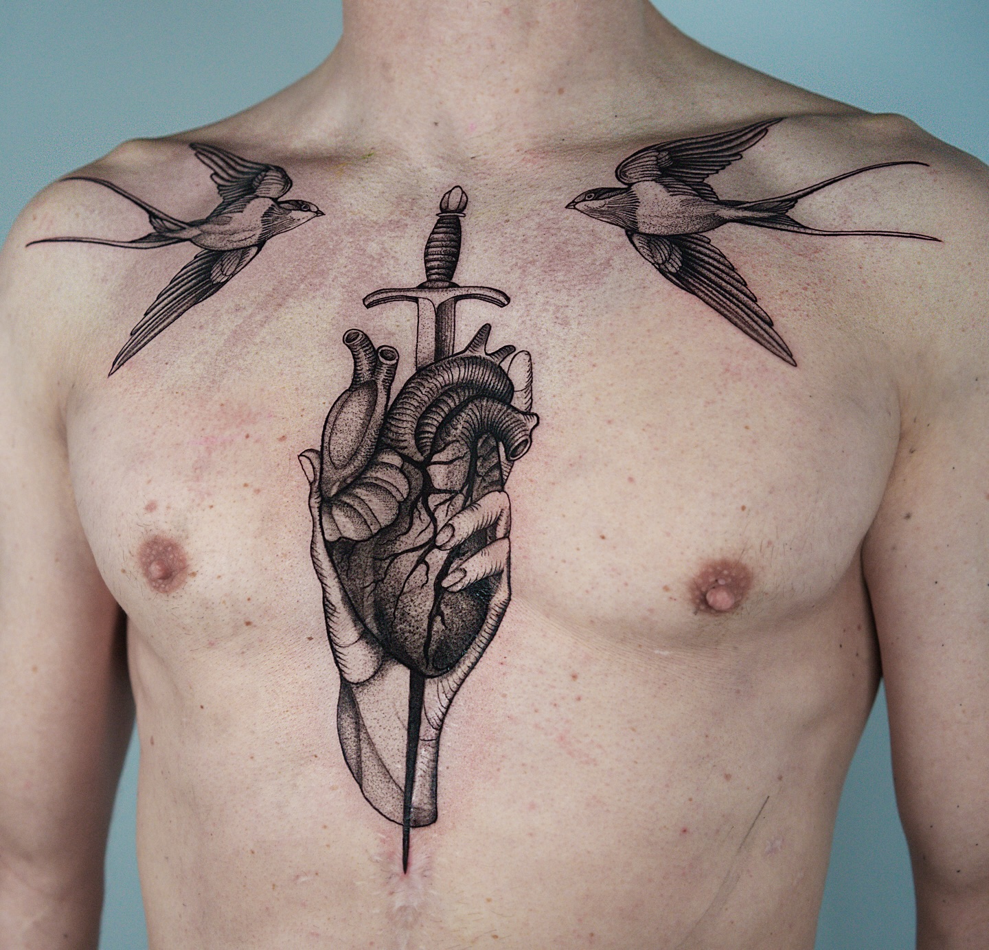 Had so much fun working on this composition, really enjoyed also getting to meet Markus π€π
β’
β’
#tattooist #swallowtattoo #blackworkerstattoo