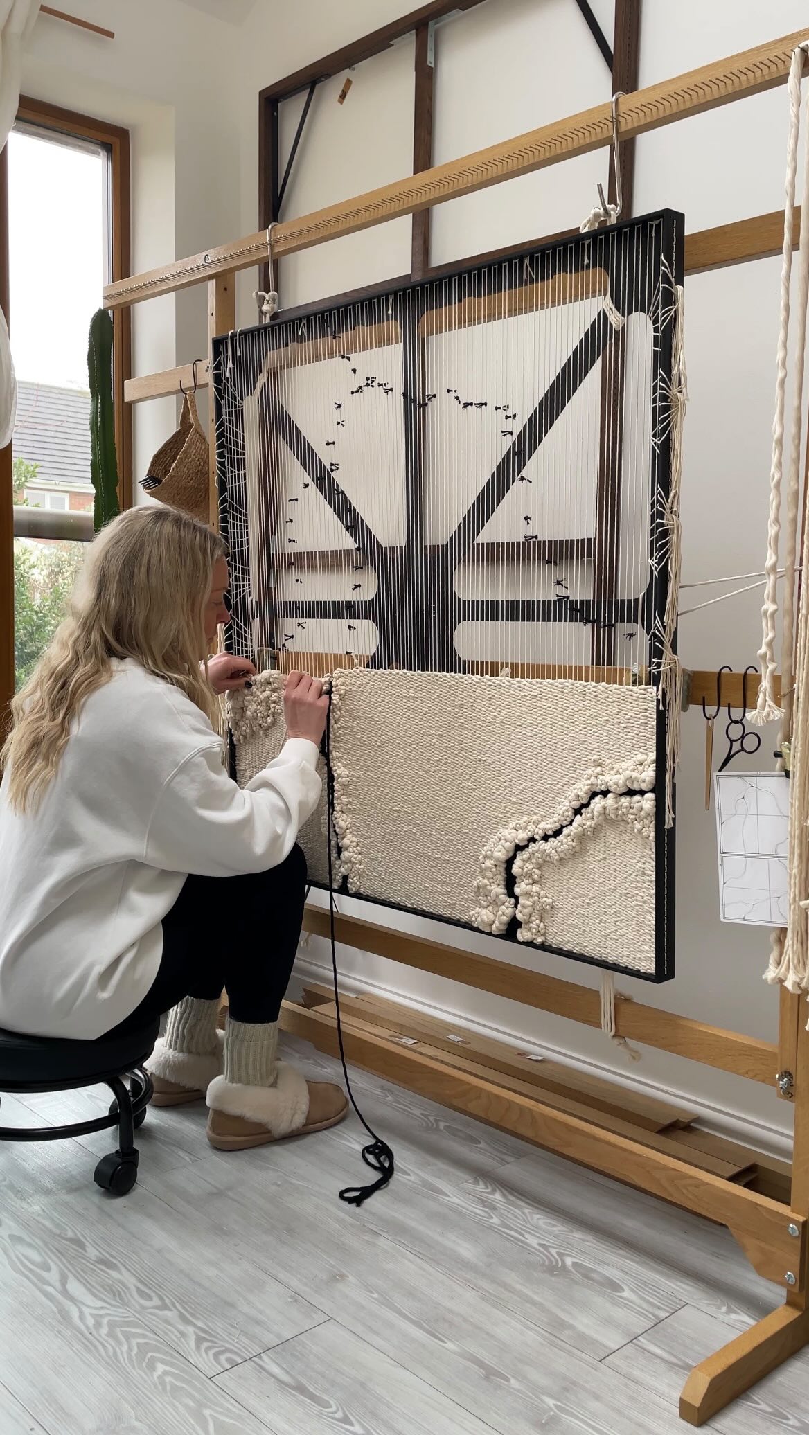 Back in the zone!! 🥹
I need to be honest with you… I love every second of my very slow and meditative art, but this, my biggest commission so far (and designing the new frames, then learning new techniques for it) got me in a bit of a panic at the end of last year 😳 it all got a bit overwhelming.
But I’ve finally got my inner fire back in my belly, and my biggest commission so far…is coming to life.
3 massive pieces, all flowing from one to the next. (This is number 1)
Thank you for sticking with me while I had a little ‘moment’!
🖤 Check out the link in my bio for all my available wall art, including limited edition fine art prints.
.
.
.
.
.
www.ellecollins.com
UK artist. Birmingham art. Wall art. Contemporary art. Art for interiors. Art for interior designers. Sculpture art. Textile art. Coastal style. Organic modern interior. Organic modern design. Texture art. Art for the home. Statement art. Unusual art. Tactile art. Subtle art. Inspired by nature. Nature inspired art. Neutral interiors. Neutral home. Sustainable art. Sustainable design. Art collectors. Minimalist art. Calm art.
#wallarts #artforinteriors #organicmoderndesign #interiordesign artinstallation