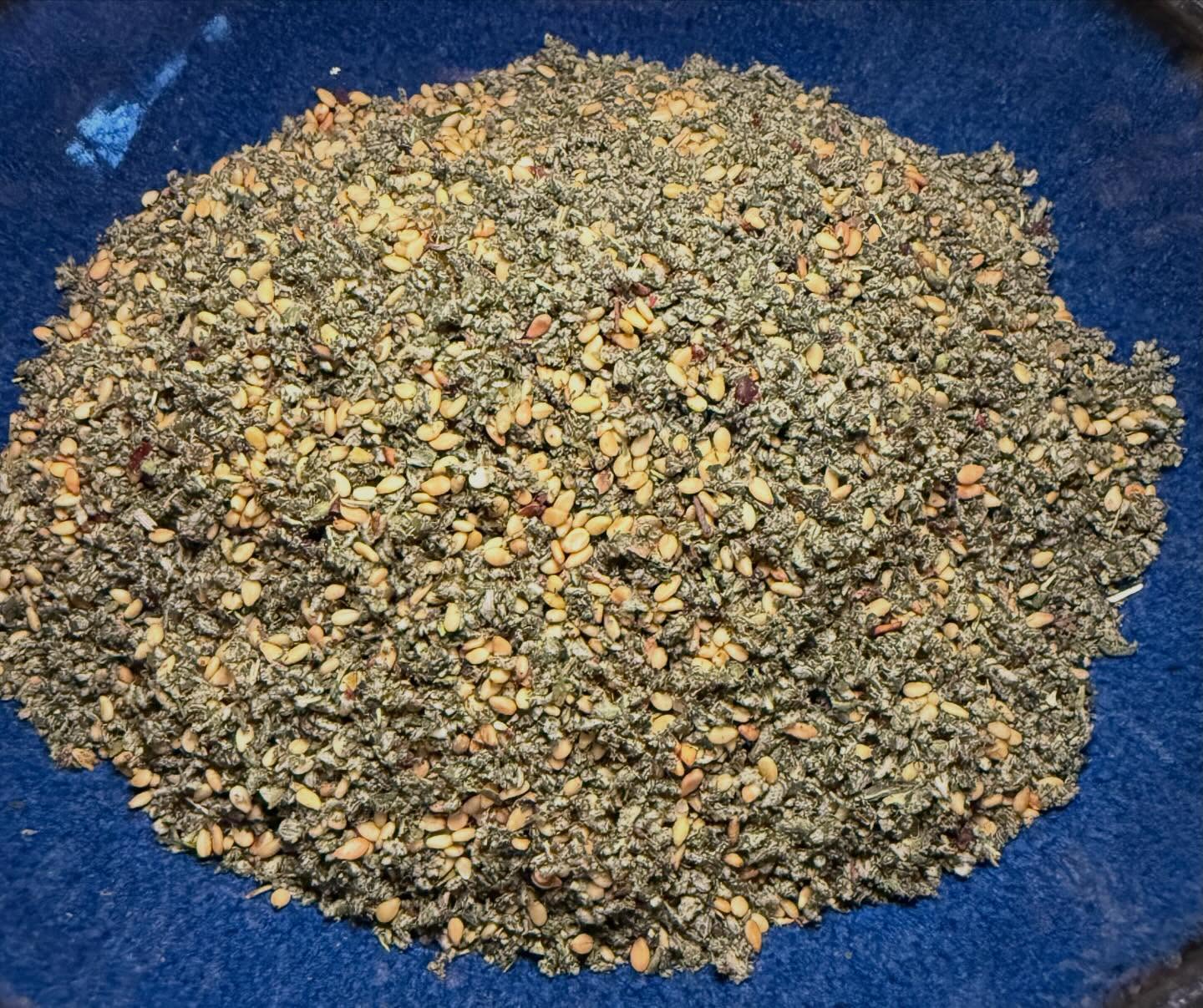 Za’atar is a popular Middle Eastern spice blend made from dried herbs—such as thyme, oregano, and marjoram—combined with toasted sesame seeds, tangy sumac, and often a touch of salt. The name za’atar also refers to the wild herb itself (a type of hyssop), but in everyday cooking it most commonly describes the aromatic spice mix.
Widely used as a seasoning or mixed with olive oil for dipping bread, za’atar adds a warm, earthy, and citrusy flavor to many dishes.
Common uses include
Sprinkled over salads, vegetables, and dips like hummus
Mixed with olive oil and served with bread (mana’eesh)
Used to season meats, cheeses, yoghurt, and pastries#zatar #herb #middleeasterncuisine #aromatic #spicemix