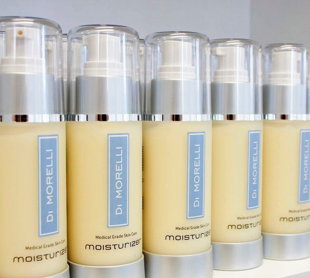 DI MORELLI MOISTURIZER⠀
Our moisturizer is paraben free, oil-free, non-comedogenic and is suitable for all skintypes. It contains Hyaluronic Acid and Vitamin E which keeps the skin feeling silky soft and has long lasting hydration. It's also made in CANADA 🇨🇦 Available at our shop!⠀
📷@dimorelliskincare⠀
.⠀
.⠀
.⠀
.⠀
.⠀
#yyc #calgarysmallbusiness #calgarydeals #evanstonyyc #yycevanston #yycmodels #calgarymodel #yycmoms #calgarymoms #yycbride #calgarybride #yycfitness #madeincanada #yycfacials #calgaryfacials #yycliving #yyclife #yycbusiness #yycbeauty #yycsmallbusiness #dimorelliskincare #calgarybusines #hyaluronicacid #beautytip #perfectskin #skincareroutine #skincaretip #beautysecret #skincare #beautyexperts