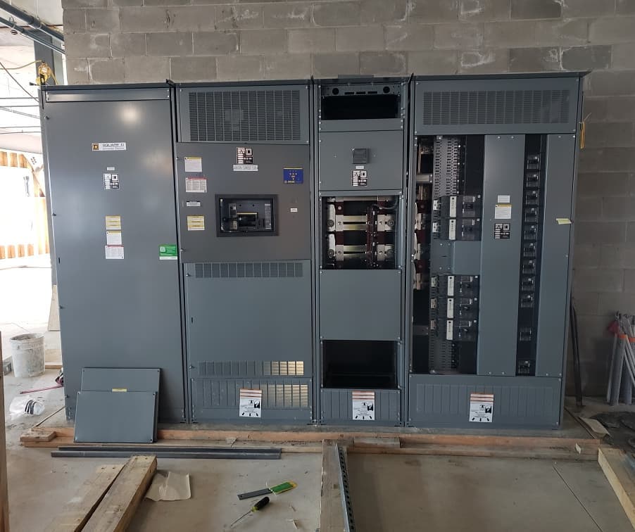 New 1600A switchboard is in place.
#electriciansofinstagram #takeprideinyourwork #theboldgroup #electrical #electricianlife @schneiderelectric
