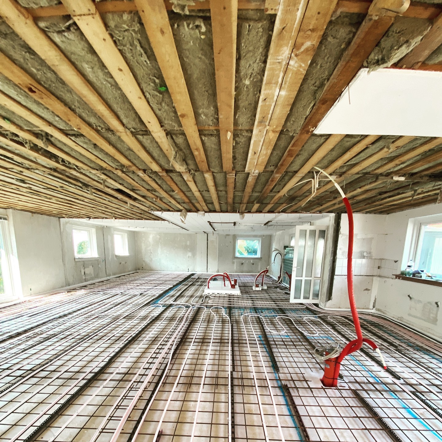 Renovering af hus nær Roskildefjord. Total renovering for bygherre.
#vvskraft #dkhåndværk #vvskraft