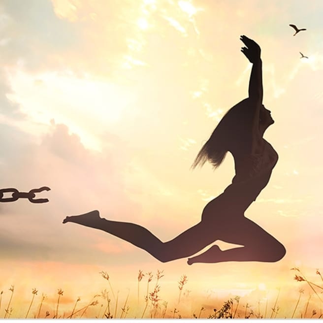 It's amazing how fear is shoved in our space. It takes away all logic, reason and sensibility. Fear dictates control and feeds distraction. It's important to do your research and to use your energy tools. Amusement, awareness and perspective are great things to have during times when fear energy is heightened. Look beyond the surface; hysteria and panic energy will only feed and escalate. The most effective visualization tools in dissipating fear. Spiritualmechanics.org
#spiritualmechanics #fear #fearless #1stchakra #spiritualwork #seebeyondthesurface #grounded #nuetrality #energytools #energywork