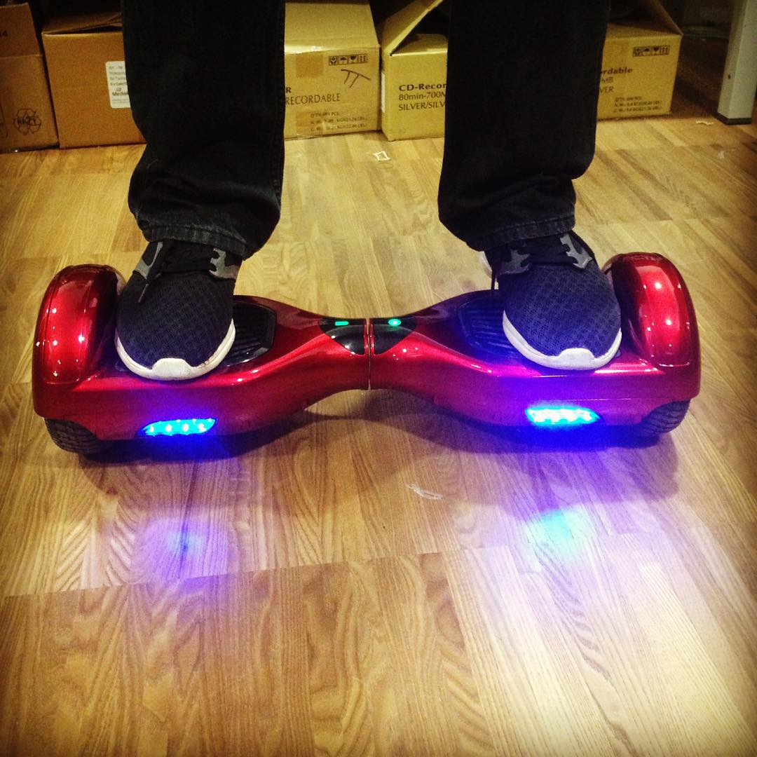 Gyroworld vous propose un modèle idéal pour noël ! #red #christmas #fun #cool #board #style #hightech #skate #hoverboard #smartboard #gyropode #cadeau