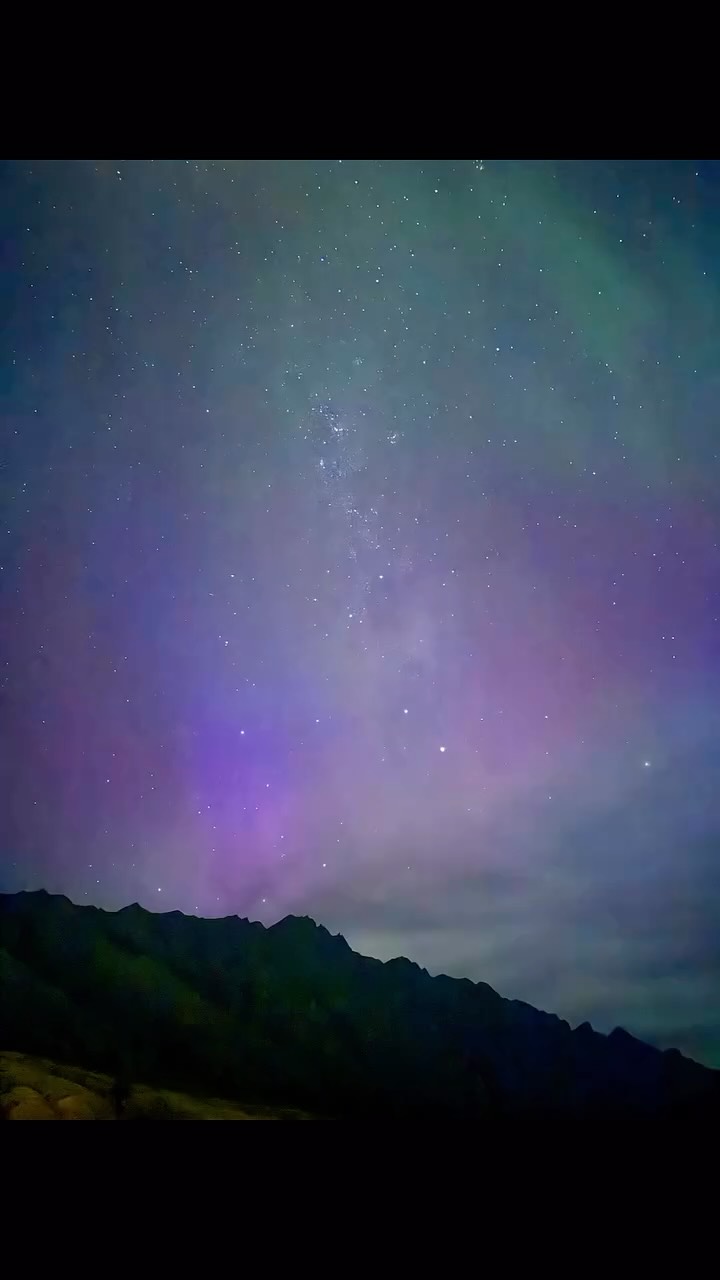 The Aurora over The Remarkables, Jan 20-21 2026.
Watching the lights last night into the the small hours of today.
#aurora #auroraaustralis #aotearoanz🇳🇿 #southernlights