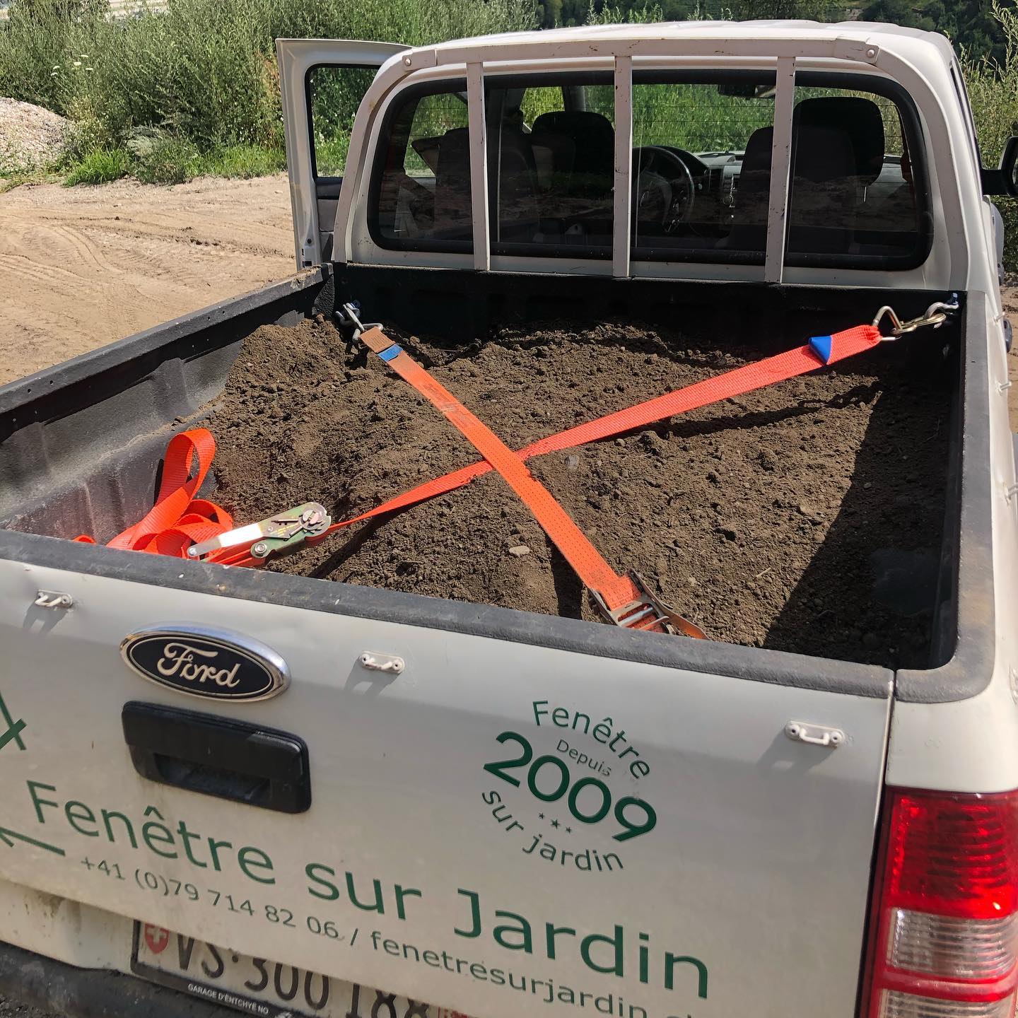 Just being safe!!! 😂 #safetyfirst #safetyatwork #landscaping #garden #lawncare #nendaz #nendazswitzerland