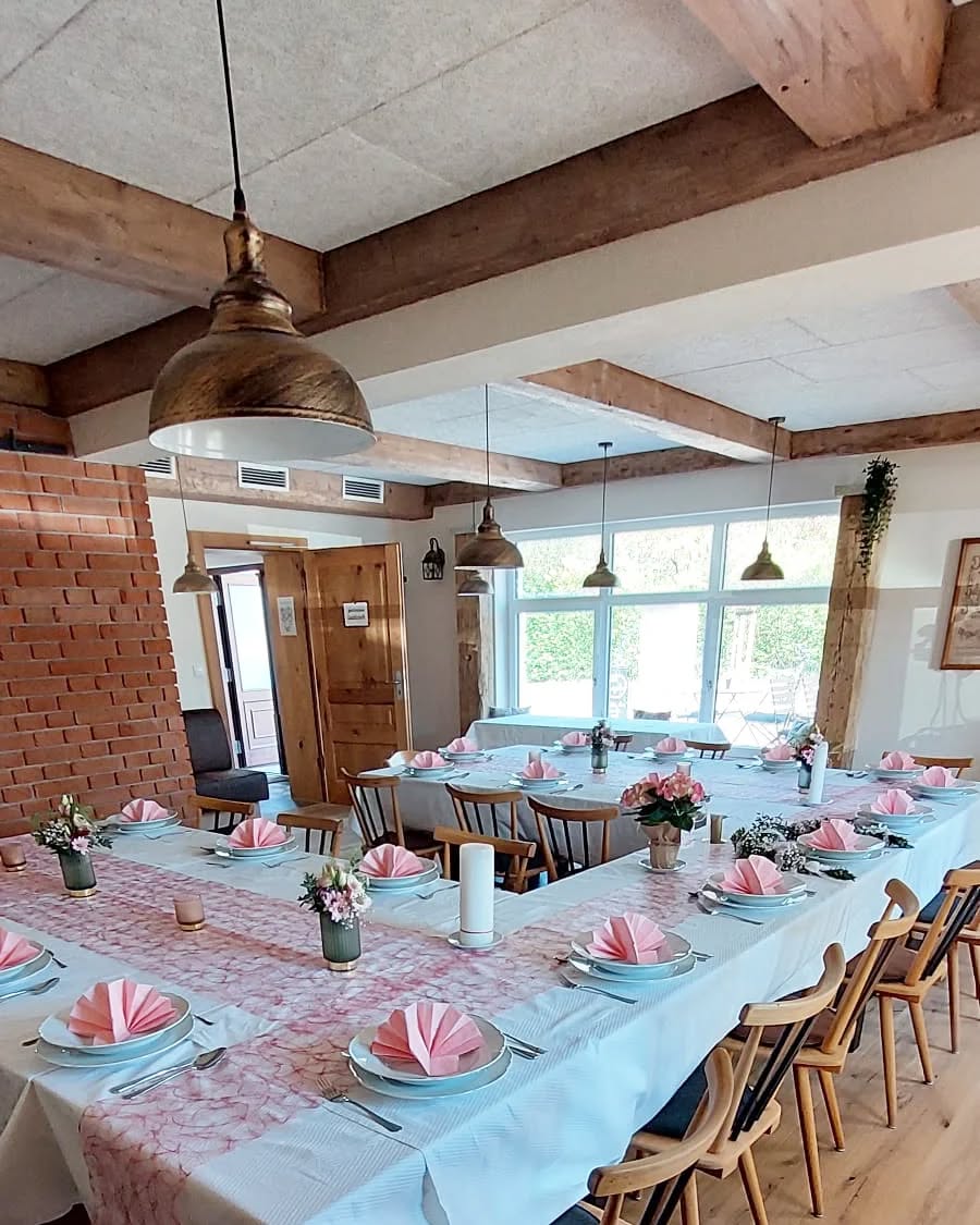 #moserhof #moserhofsteigerwald #steigerwald #wirfreuenuns #trossenfurt #oberaurach #café #bistro #pension #hassberge #unterfranken #franken #mittagessen #kaffee #kuchen
#Kommunion