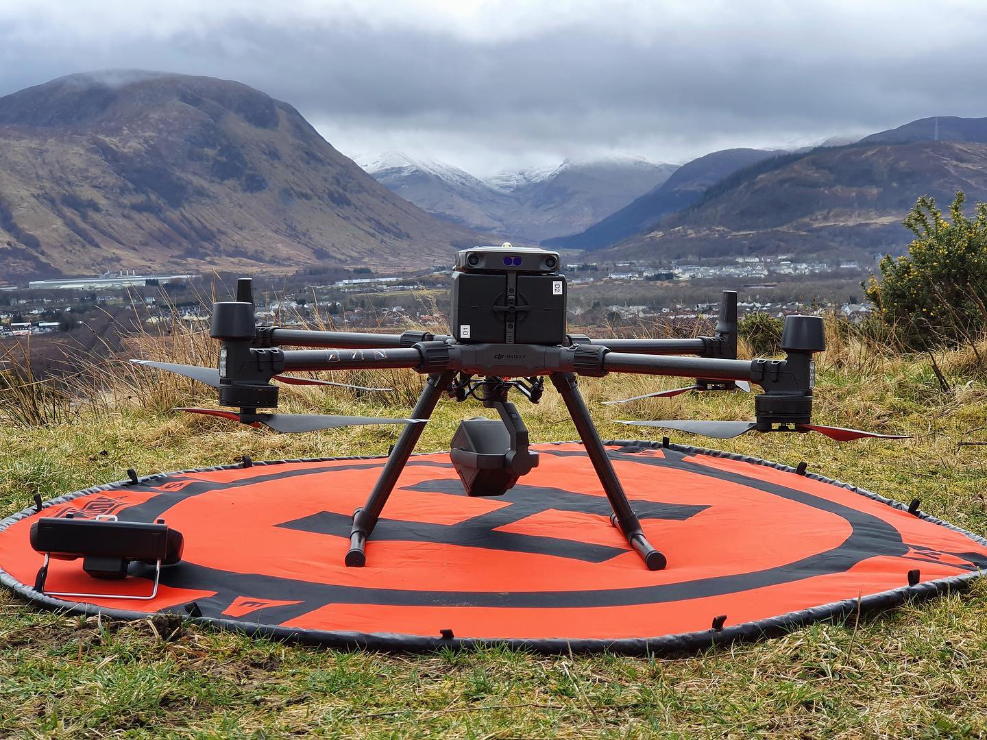 Surveying in Scotland.
Ben Nevis to the left, Fort William in the background and our M300 front and centre.
#drones #dronephotography #telecoms #telecommunications #dalessurveying #surveying #scotlandphotography #dronestagram