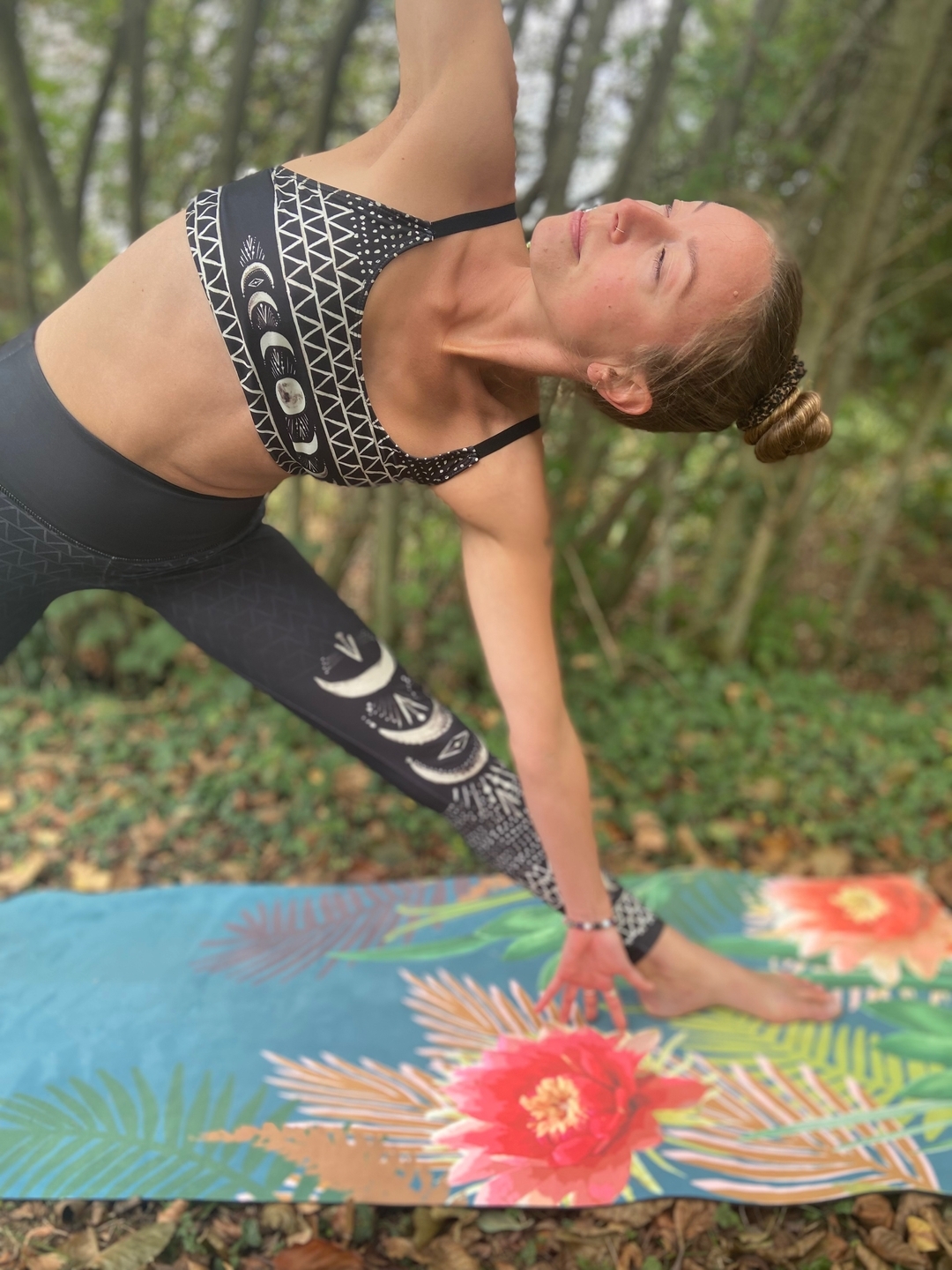 Sharing some love today for small businesses and a true yogi genius, the incredible @HormonalYogi! 💖 If you haven’t experienced her magic yet, you’re missing out.
Join her every Wednesday evening at Clear Space Studios in Hereford (6.30pm - 7.30pm) for a transformative Happy Hips sequence. 🌿 This session is a must-try for anyone looking to release tension and find balance.
Supporting local businesses and talented instructors like @HormonalYogi not only enriches our community but also nurtures our souls.
.
.
.
.
.
#SupportSmallBusiness #HormonalYogi #WillowYogaMats #PrintedYogaMats #SustainableLiving #HappyHips #ClearSpaceStudios #Hereford #YogaCommunity #ShopLocal #YogaLove