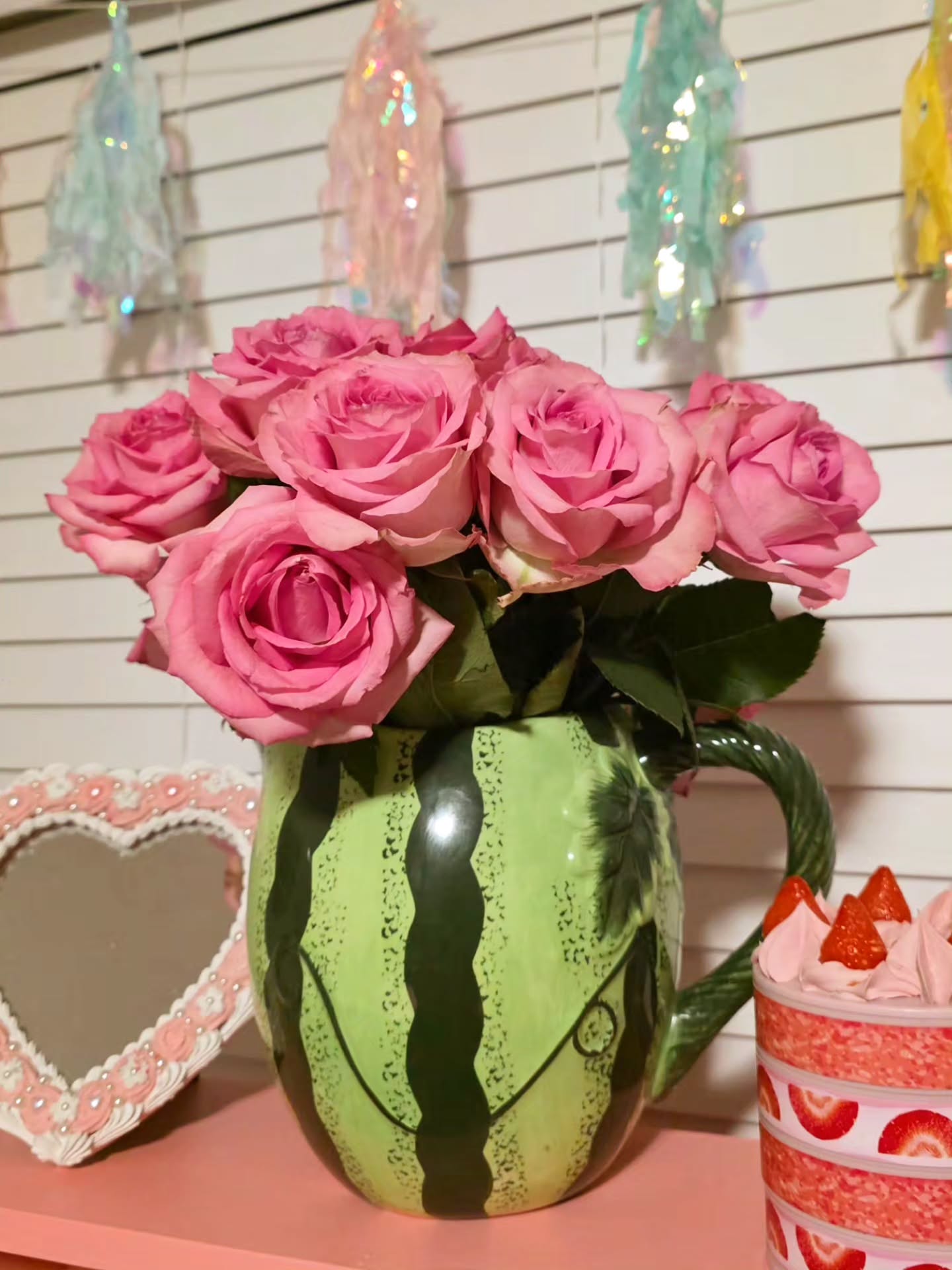 Atlanta! Looking for something fun, cute and crafty this upcoming Valentine's Day? We are hosting TWO different workshops in city and Decatur! (SWIPE)
Learn the art of cake decorating with a craft and design your own fake food masterpiece! 🎨 Perfect for a galentine's gathering, date night, or a bestie craft day! Ticket links in bio! 🎨🍰💝✨️
