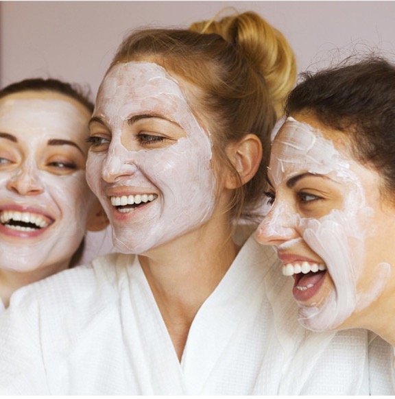 Unn deg en stund for deg selv hos Lillehammer SPA — hvor avanserte behandlinger møter personlig omsorg. Fra målrettede terapi¬pakker til skreddersydd veiledning, får kroppen og sinnet det de trenger. Book besøket ditt i dag. BOOK NÅ
👉🏼https://www.lillehammerspa.no/service-page/fb-tilbud-microneedling-med-dermaplaning?referral=service_list_widget🌿🧖♀️
Hva vil du ha mest av — avslapning eller fornyelse? Fortell oss i kommentarene!
#LillehammerSPA #Velvære #SpaLiv #Lillehammer #SelfCare #Wellness #Hudpleie #Avslapning