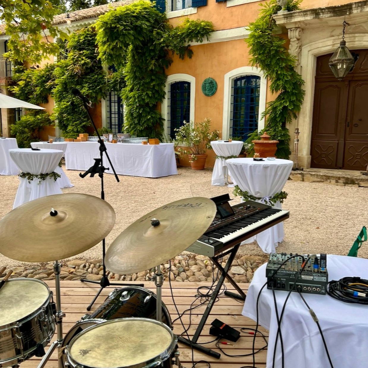 🏡 Un refuge élégant pour accueillir l’amour, vos proches et vos plus beaux souvenirs.
#LaBastideDuRegent #MariageDePrestige #MariageEnProvence #MariageDeRêve #UnJourInoubliable #CérémonieÉlégante #AmourEnProvence #RomanceÉternelle #MariageChicEtRomantique #WeddingDreams #LuxuryWeddingFrance #ProvenceWedding #DestinationWeddingFrance #SouthOfFranceWedding #ChateauWedding #InspirationMariage #PrestigeWedding #ÉléganceEnFête #LuxuryWeddingVenue #MariageSousLesÉtoiles