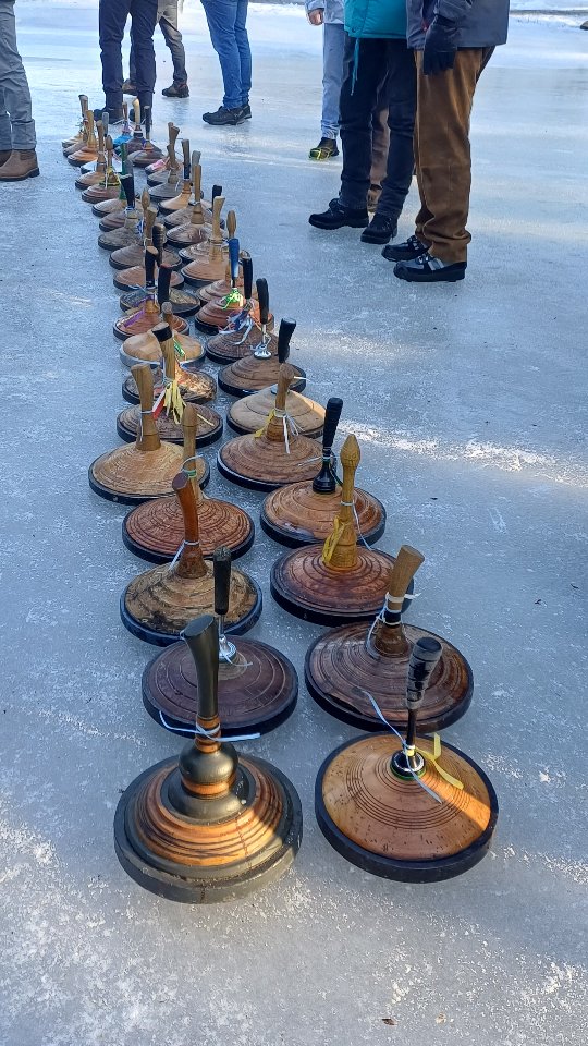 Eistockschießen Anthering gegen Surheim!
Zwar ging der Wandereistock diesmal mit 3:2 an Anthering, aber nach 2019 war es einfach schön, diese über 60-jährige Tradition mit unseren Nachbarn endlich wieder aufleben zu lassen.
Fair, kameradschaftlich und gesellig – genau so soll’s sein! 🤝❄️
Und da Steff trifft halt einfach😉
@gemeinde_saaldorf_surheim
@gemeindeanthering
#saaldorfsurheim #anthering #berchtesgadenerland #salzburgerland #tradition #eistockschiessen