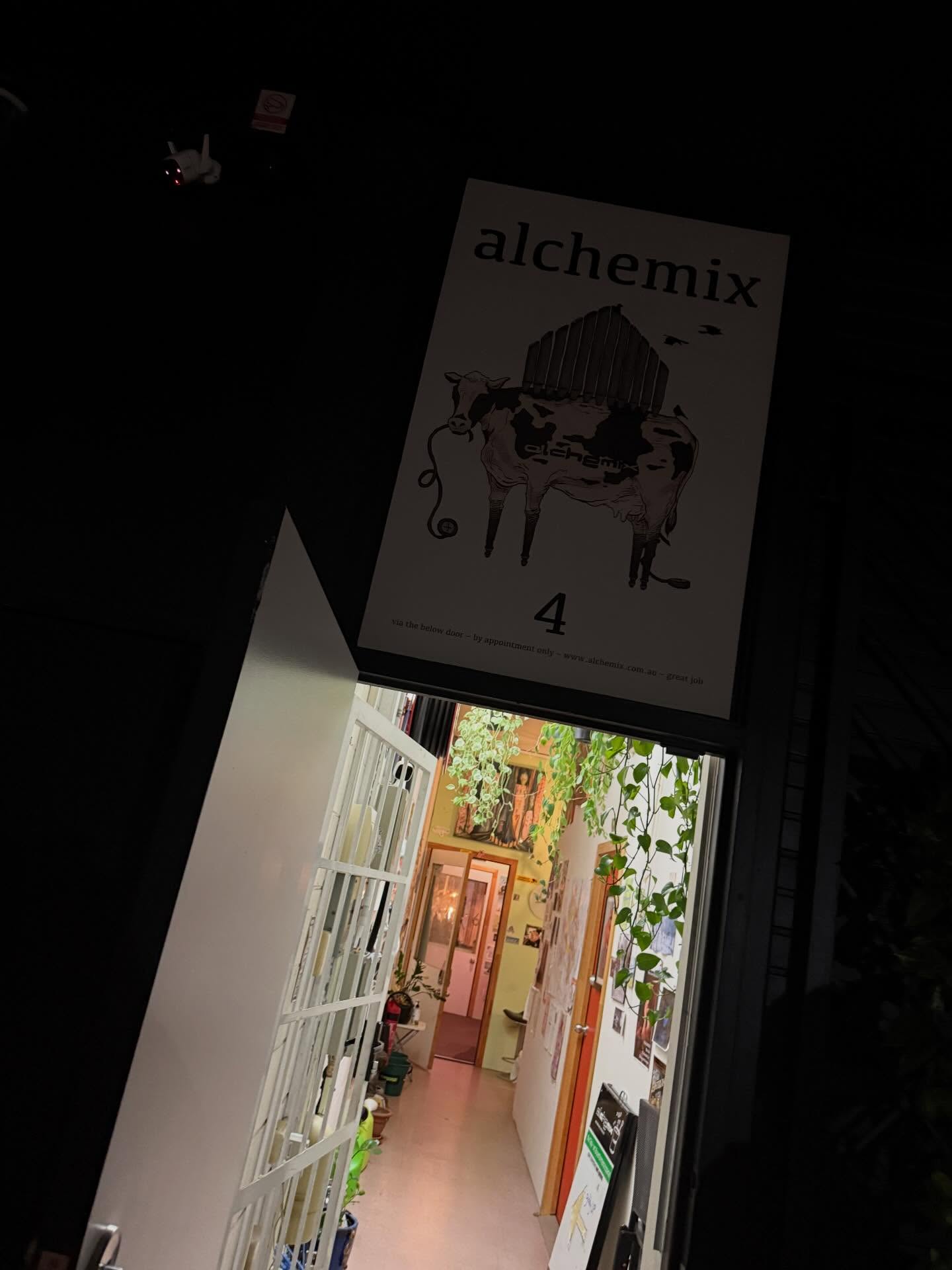 …here are some pictures from my recent recording session at @alchemixstudios for my Complete Piano Works of Miriam Hyde Volume 1 with @wirripang . I love this place…it’s like a nostalgic trip. And the opportunity to record all of this music on a gorgeous Steinway? Yes, please! I’m so happy to be bringing all of this music to life. In fact, this volume contains mostly first-time recordings. Thank you to Erik for the amazing recording. You’re the best 🙌 #miriamhyde #recording #brisbane #potd #igers