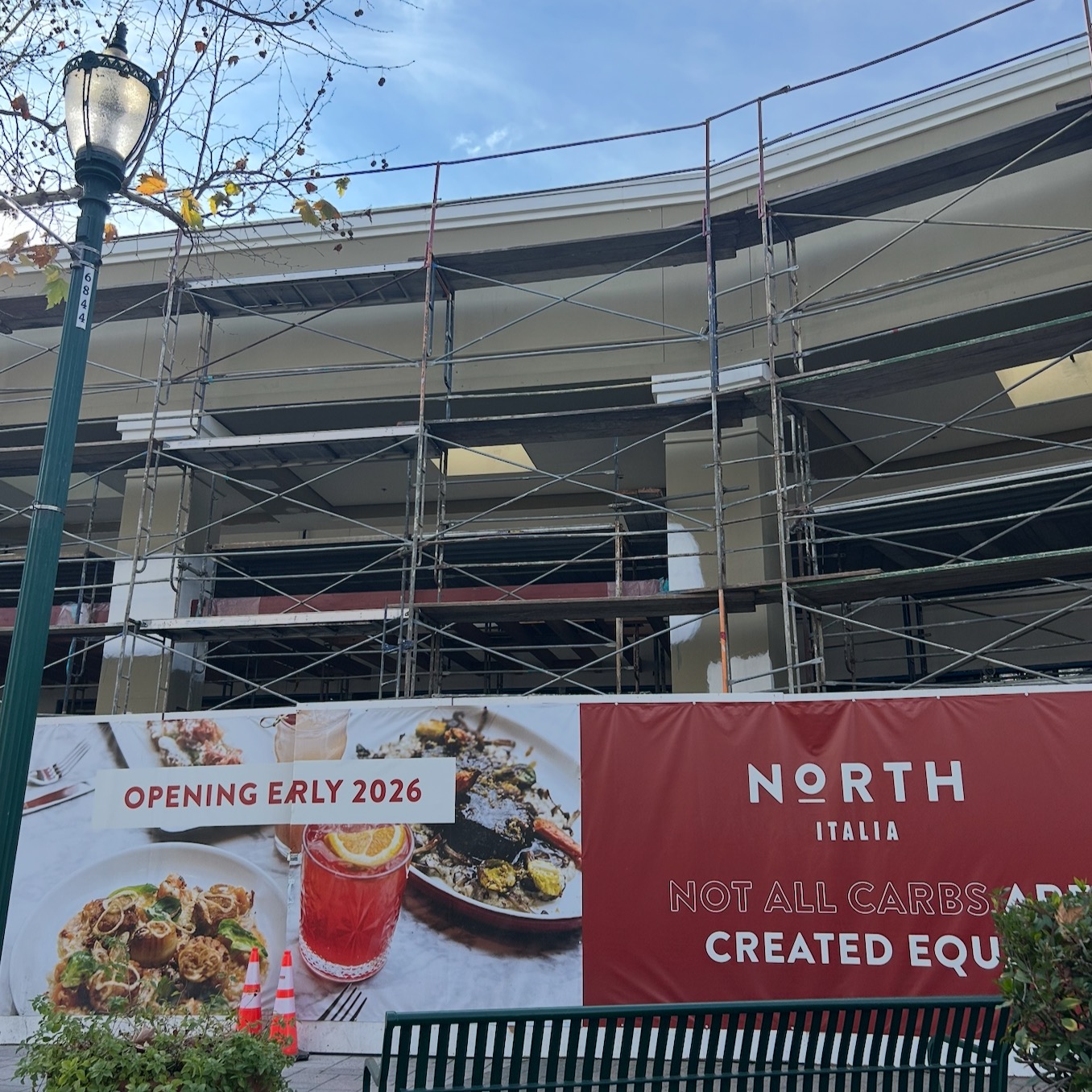 NORTH ITALIA --WALNUT CREEK
OPENING 3/25! 🎉 North Italia, the upscale-casual Italian restaurant, is officially under construction in the heart of downtown Walnut Creek’s Plaza Escuela. We still have shop space available - contact us for details! #retailleasing #walnutcreek #northitalia #commericalrealestate