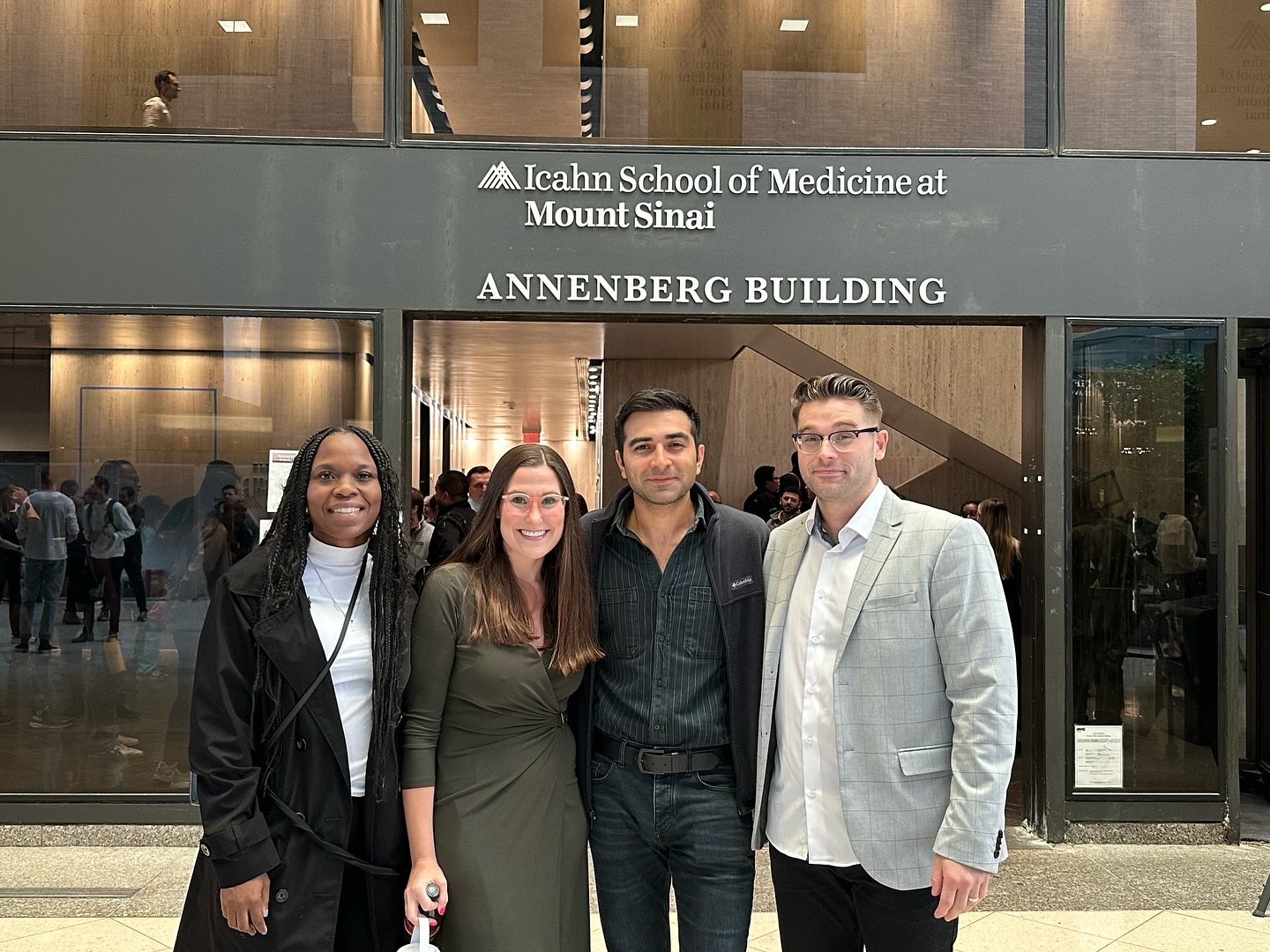 Residents proudly reppin’ St. Joseph’s in NYC for ALLNYC Fall EM Conference! 🚨🚑🏥✍️
.
.
.
.
.
.
#stjoseph #emergencymedicine #residents #conference #didactics #longisland #ALLNYC #newyorkcity #residency #medicalschool #newyork #match2024 #match2025 #eras #mcat #usmle #comlex #icahnschoolofmedicine #mountsinaihospital #sternauditorium