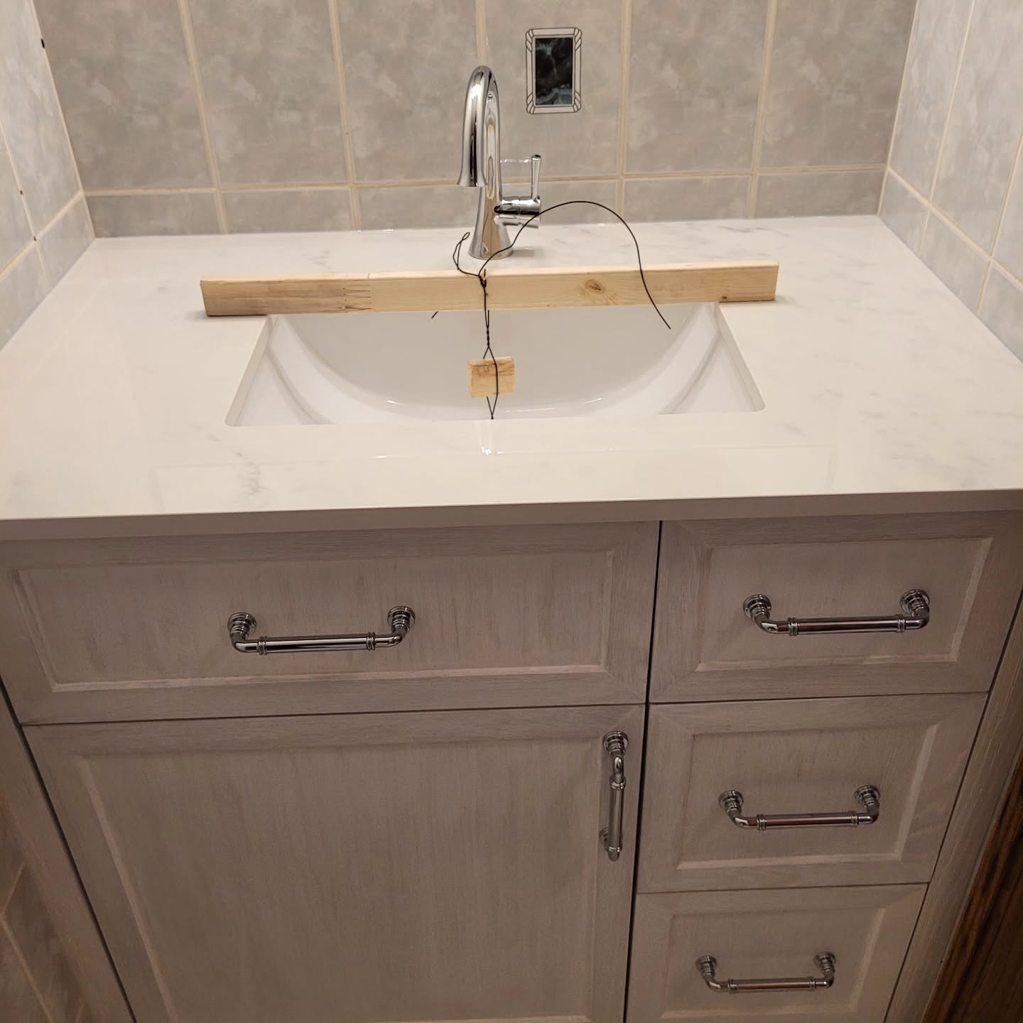 #jinnovation.ca #vanity cabinet