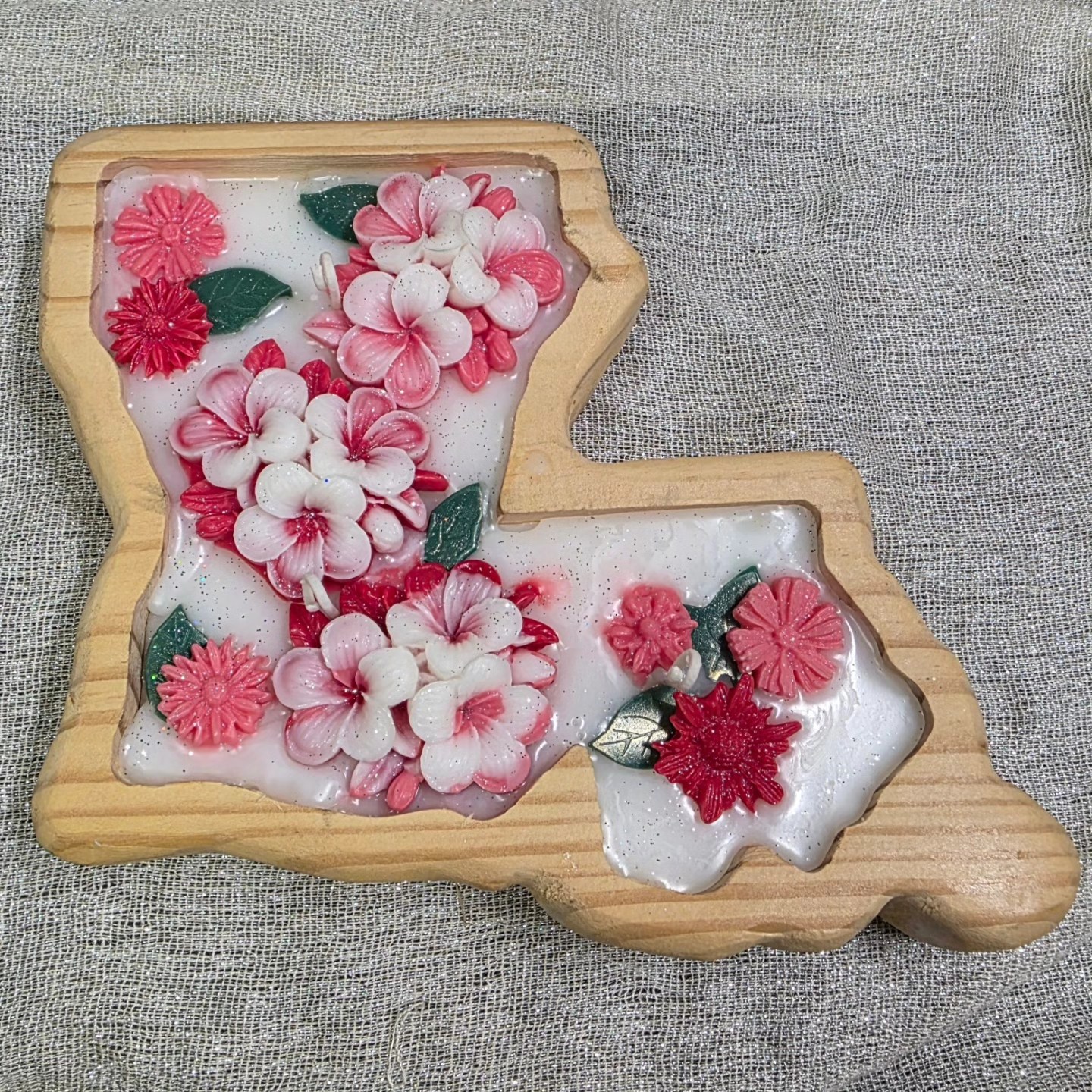 Louisiana Florals dough bowl candle. Customize yours at www.MelmadeScents.com
#candles #custom #louisiana #doughbowl #melmadescents