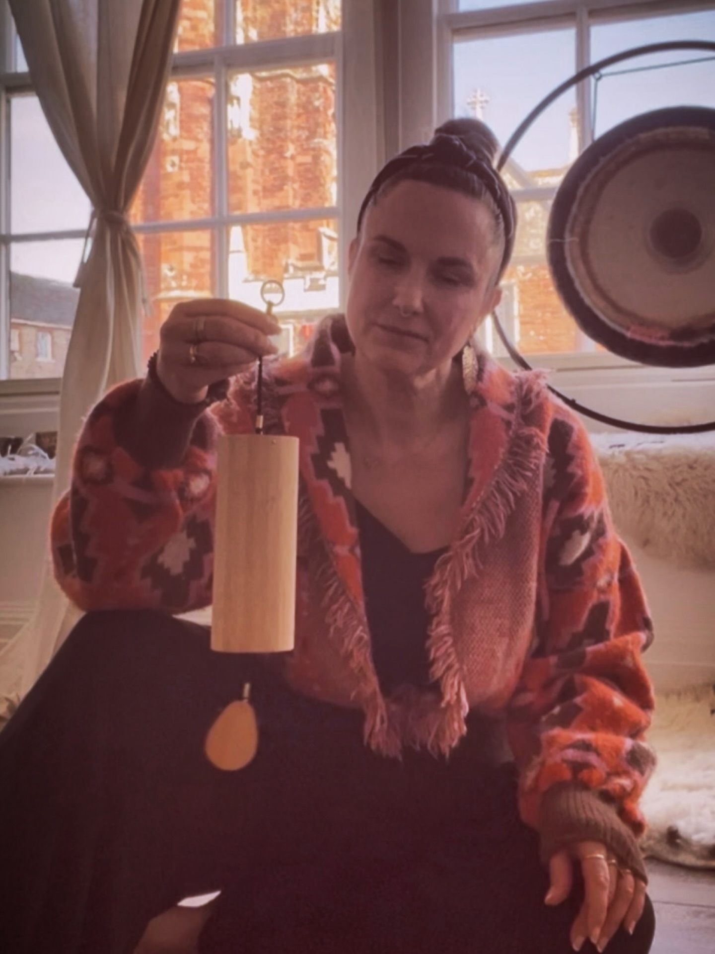 These are Koshi chimes.
Handmade at the foot of the Pyrenees by Kabir, each one tuned to a different elemental scale. Earth, Water, Air, Fire.
Very popular, instruments to find in most Sound therapist’s kit. Simple, with a delicate sound.
They’re played with very small movements, just gently set in motion.
#koshichimes #soundtherapy