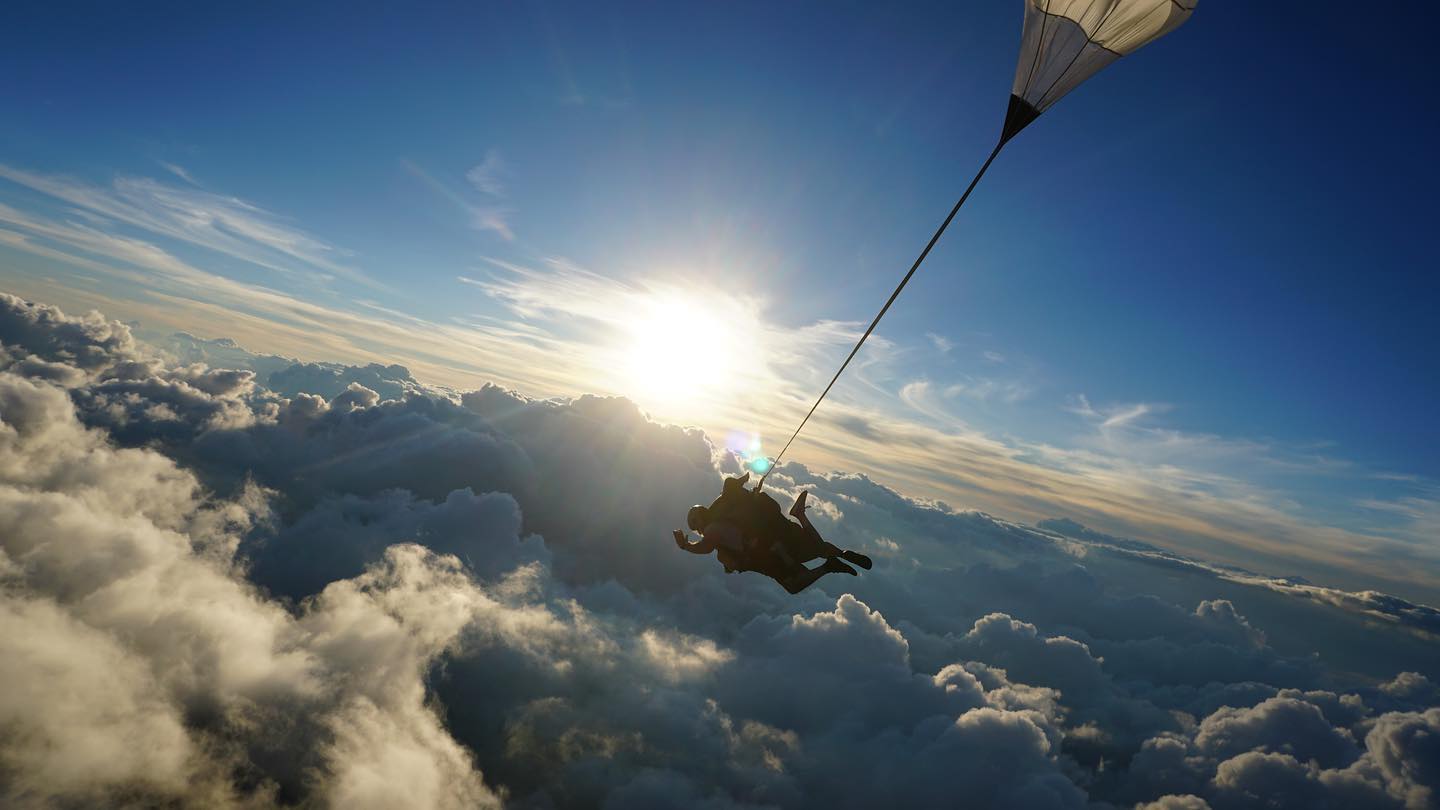 Come fly with us! Hit the link in bio to schedule your tandem jump today!