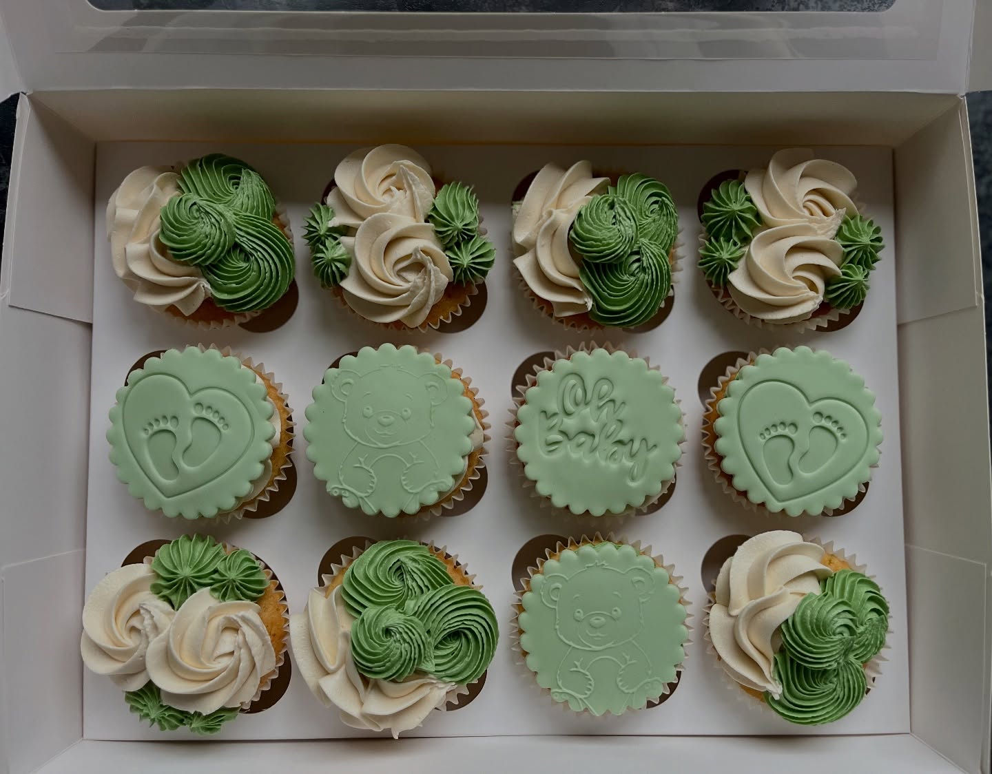 Baby shower season 👶🏻
.
.
.
#bakeit #bakersofinstagram #buttercreamcake #cakedecorator #cakecakecake #cakedesign #cakeart #cakesofig #cakedecorating #cakesofinstagram #babyshower #babyshowercupcakes