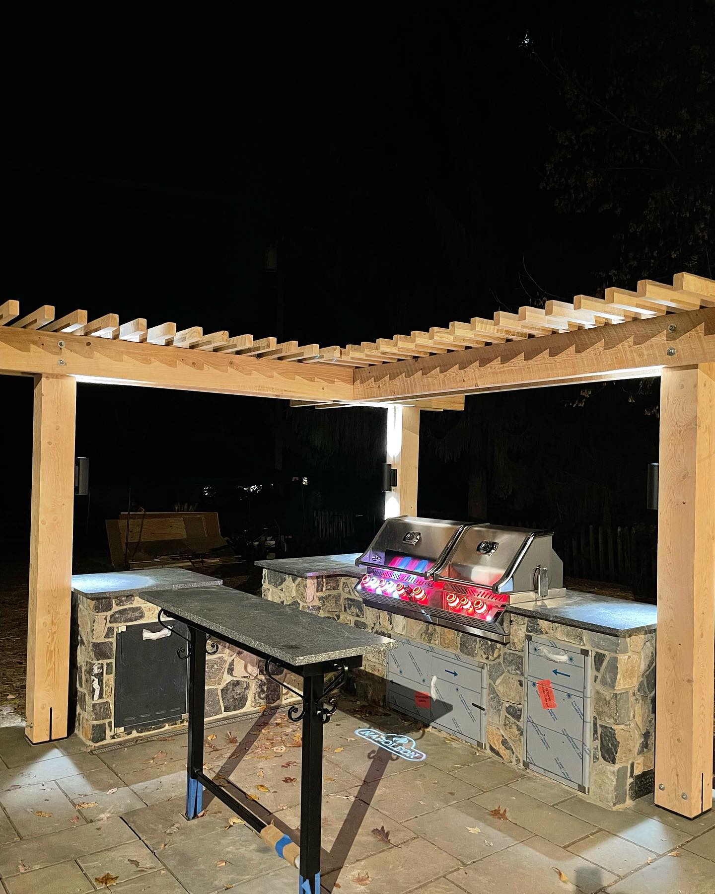 Outdoor lighting just in time for those early sunsets!
#pergola #outdoorkitchen #grillisland #outside #patio #outdoorliving #paflagstone #hardscaping #landscapersofinstagram #statecollege #pennstate #landscaper #yondermountain #conservation