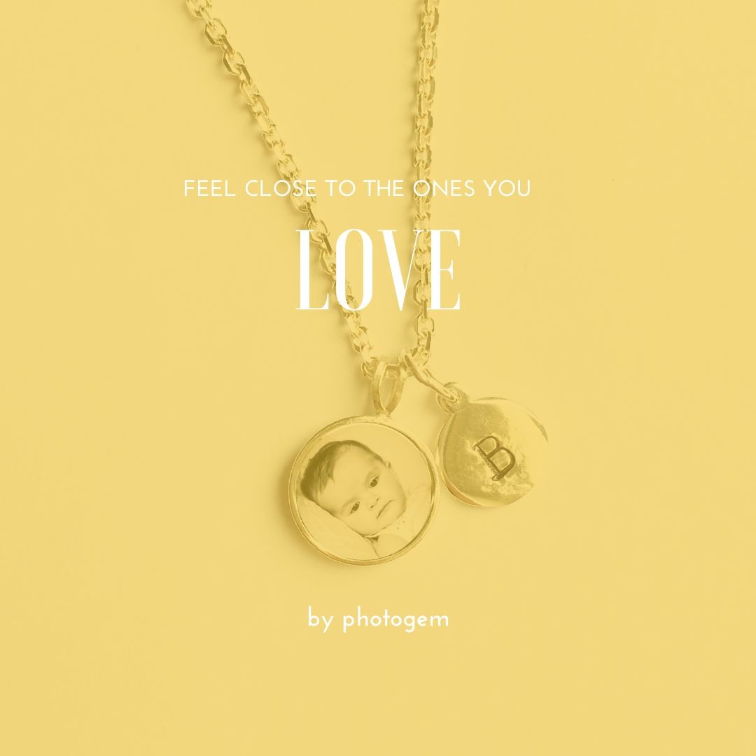 Special gifts like this can make someone
feel so special and treasured. Wouldn't you want to
feel special and treasured too? Give them a big hint " I
would love a Photogem" Oh heck just treat yourself,
because you're worth it 🥰
.
.
.
#photogem #feelinggood #bespoilt #spoilhergifts
#giftsforgirls #giftsforwomen #personalisedgiftsforher