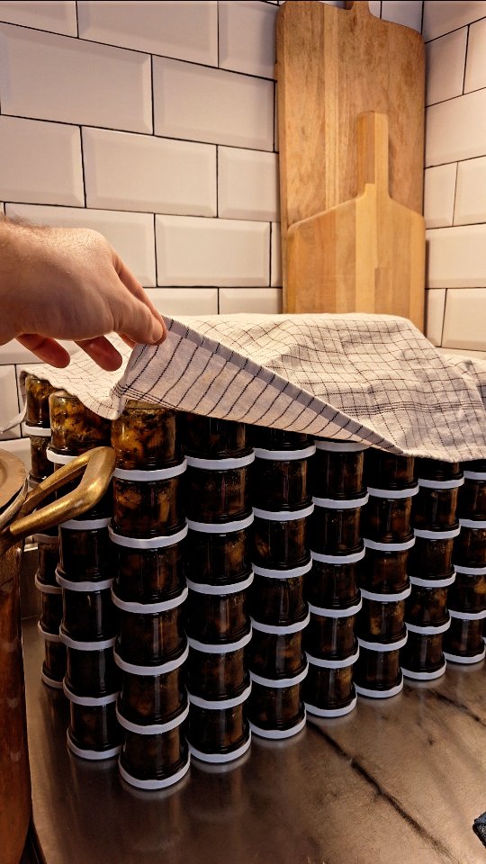 La confiture atypique
Pomme & Ail des Ours
La Reine de l'hiver fait son retour à l'atelier-boutique
Une confiture à marier avec vos fromages, pâtés, terrines et foie-gras.
Disponible aussi en e-boutique
WWW.BENEDETTO.SHOP
.
.
.
.
#benedettoconfituresatypiques #confituresatypiques #reel #food #jam