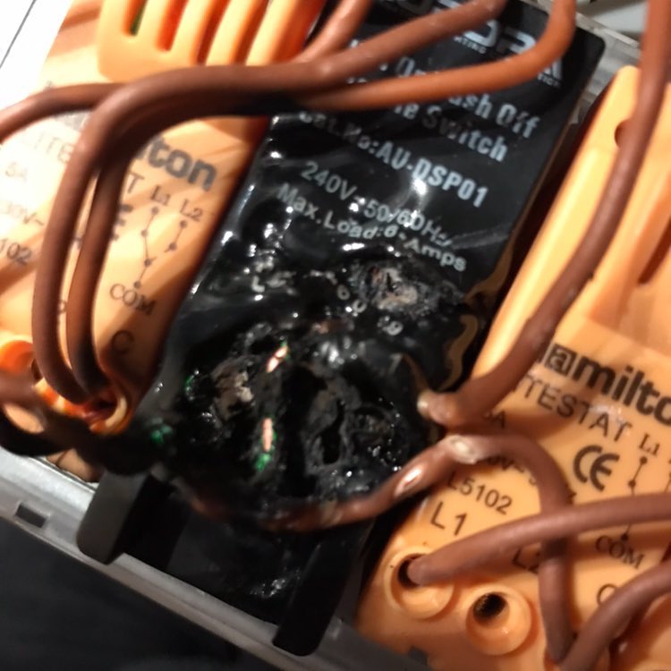 The lights were still working... Just no way of turning them off!
.
.
.
.
.
#TT #Electrical #TTElectrical #Electrician #London #Local #Friendly #Design #Fault #Find #Dimmer