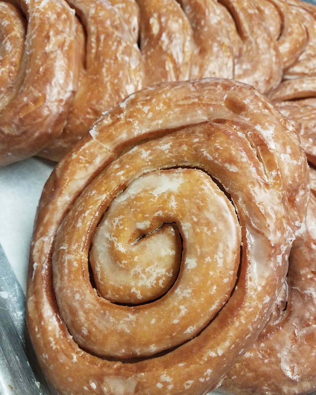 If you've never had one of our cinnamon twists, you're not living right....🤤
#miladybakery #scratchmadedoughnuts #scratchbakery #downtowntifton #yesatwistisadoughnut #therealdeal