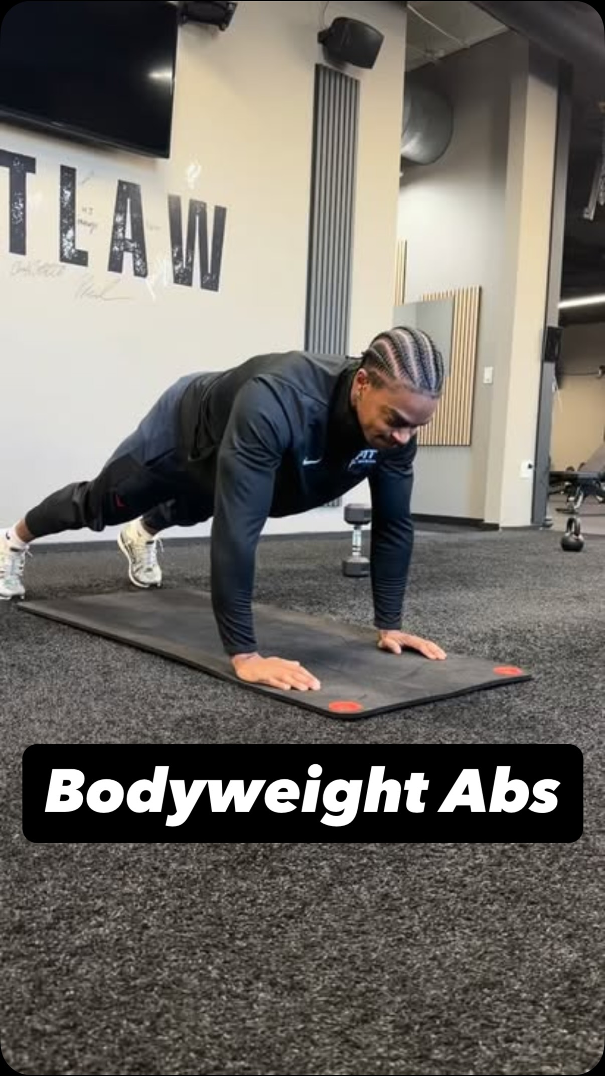 Save this ab routine for your next workout.
Five movements that build real core strength and take your performance to the next level.
#outlawtrainingclub #nashvillefitness #pietownnashville #thegulchnashville #nashvillepersonaltraining