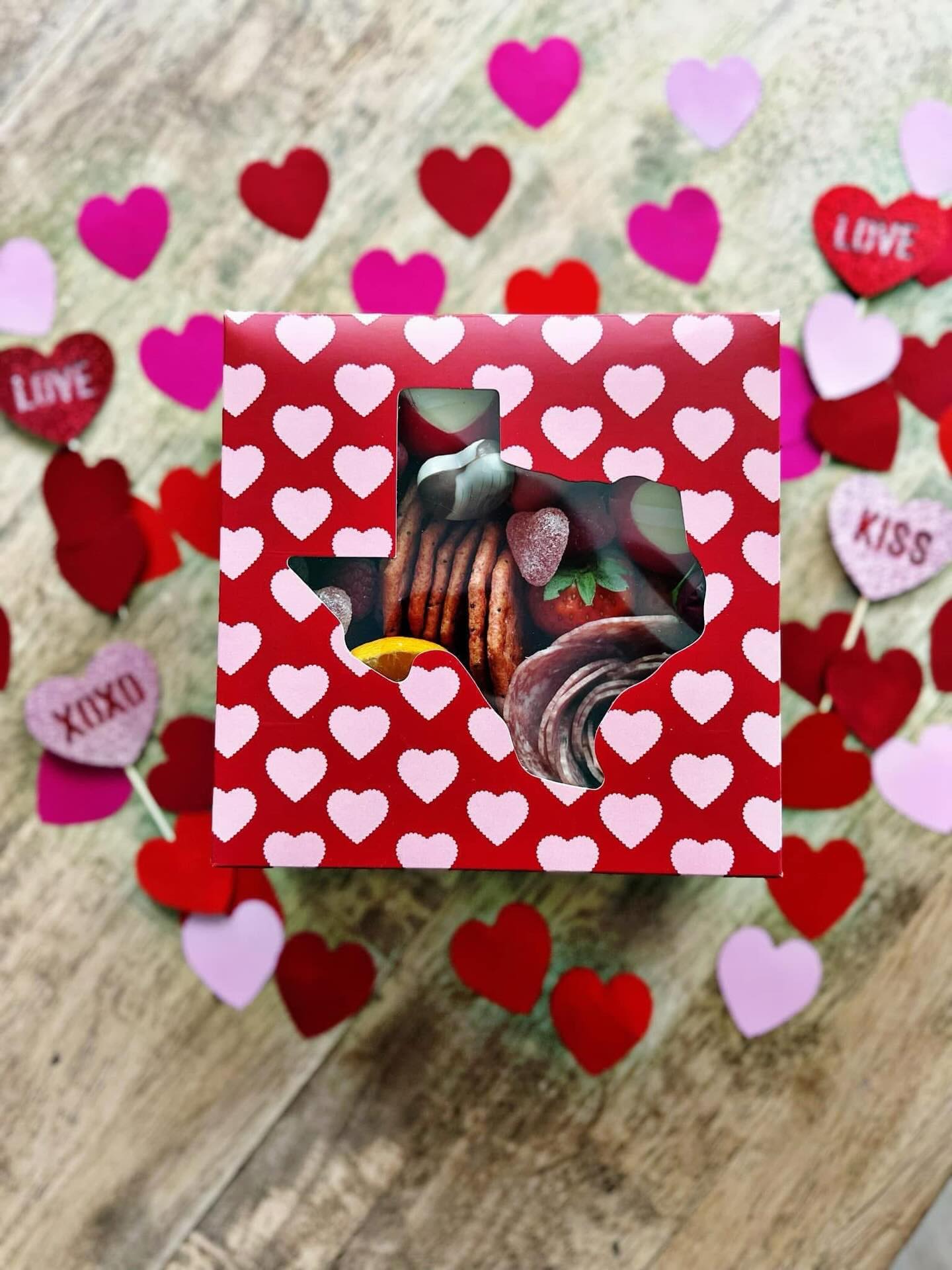 Our Vday menu is all ready and back just in time for all the love 💕 I’m soooo excited to bring back all your favs from last year!!
Introducing -
Im cheesin for you 🧀 Tx box
We go Gouda together Mini Tin
Brie Mine Lover’s Plate
You had me at Havarti Large Tin
Valentine’s Day boxes are now live & available on our website. Offering 4 options to get the perfect fit made with love for you. 💘💘
PRE- ORDER NOW TIL 1/31 and get an additional 20% off using code- ANNIVERSARY
Limited supply available, last day to order will be 2/11. Delivery morning of 2/14💕
Gracefulgrazersatx.com